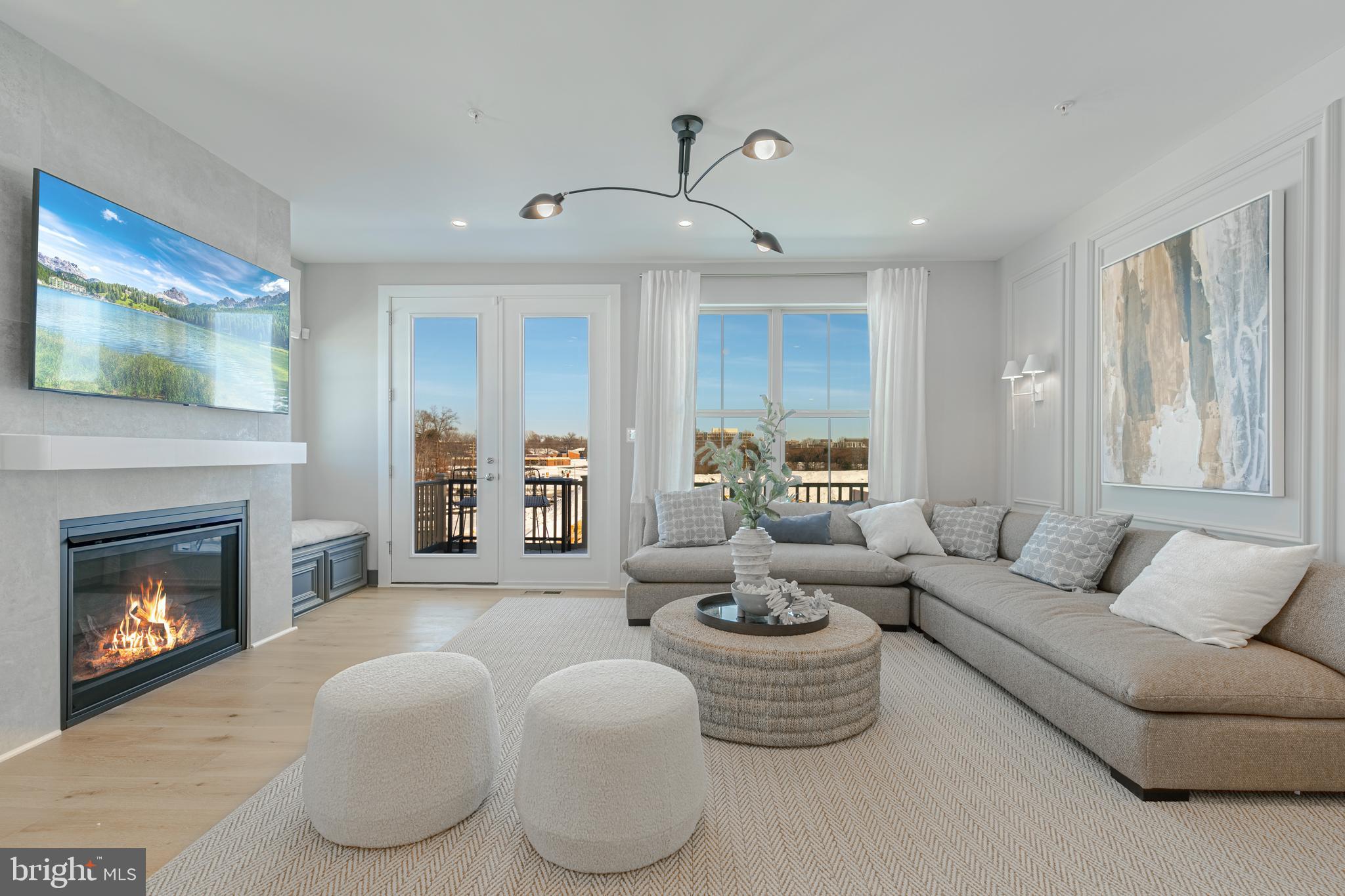 VANTAGE HILL - Residential