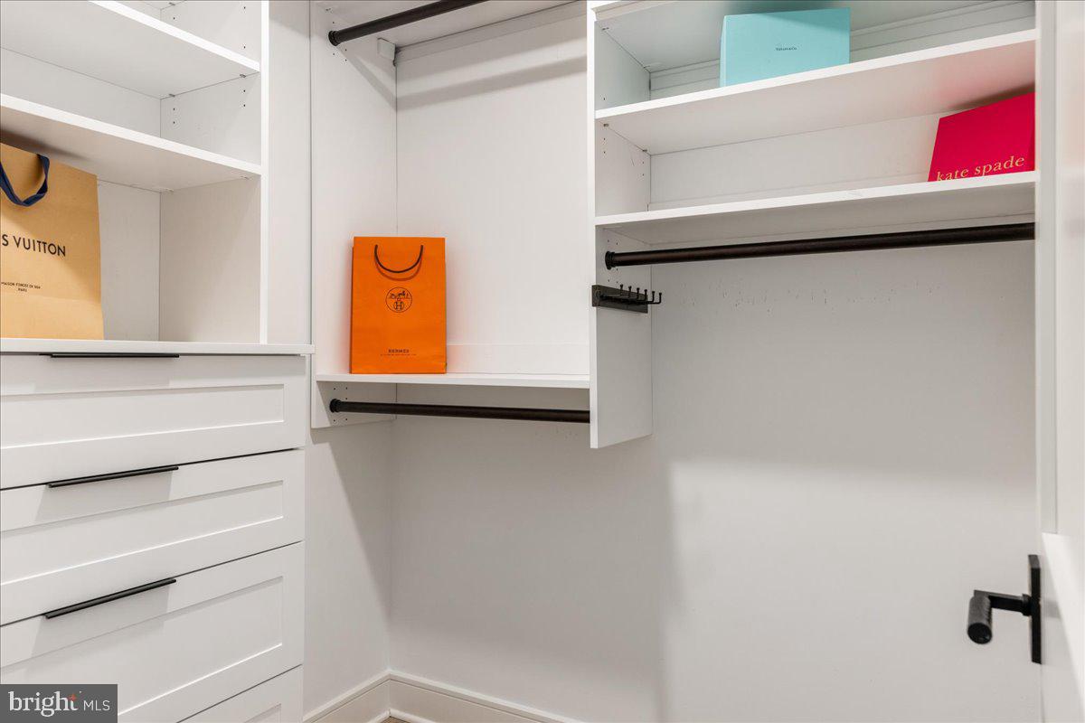 SOLEBURY FARMS EST - Residential