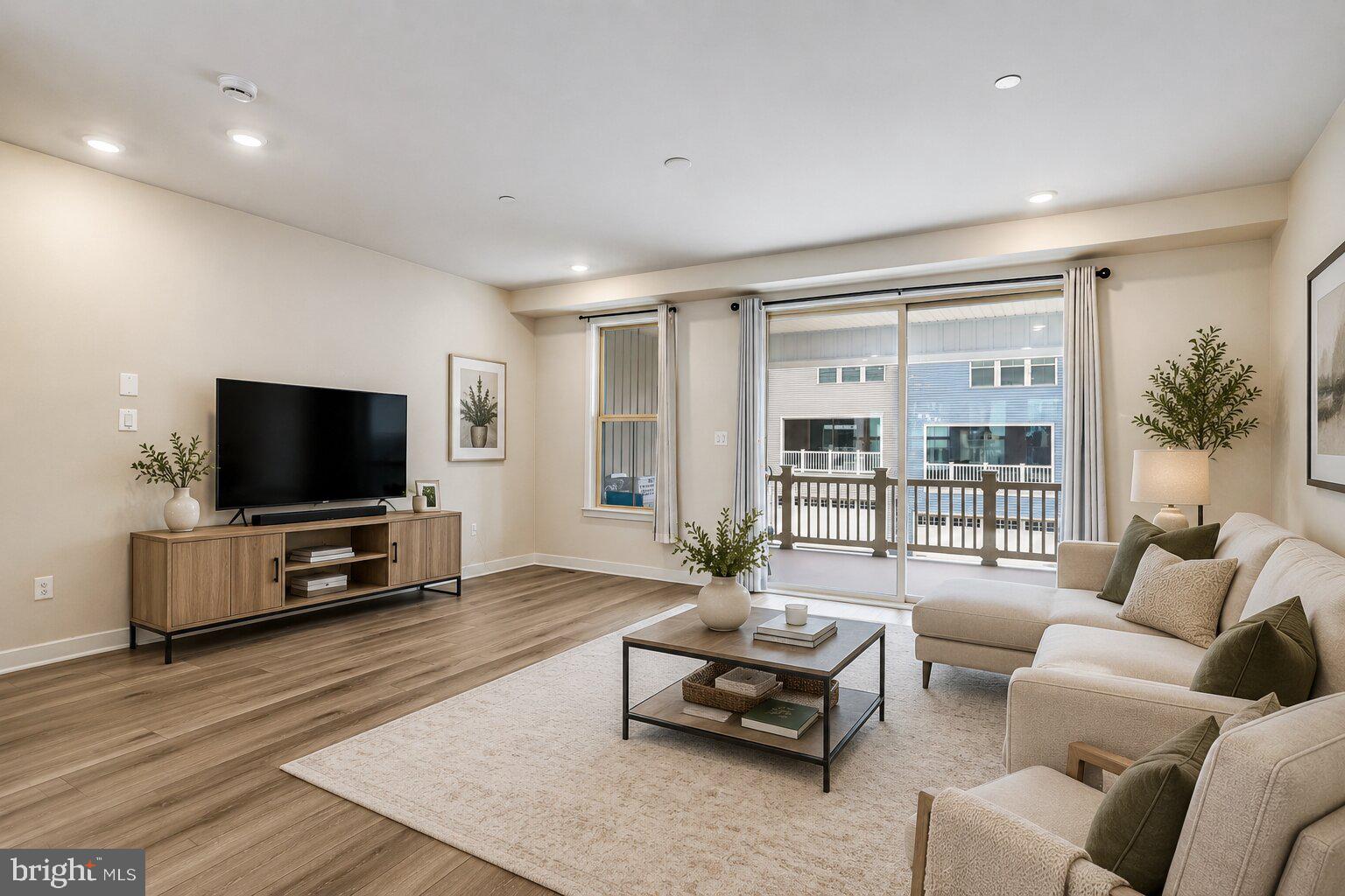 LAKE LINGANORE OAKDALE - Residential