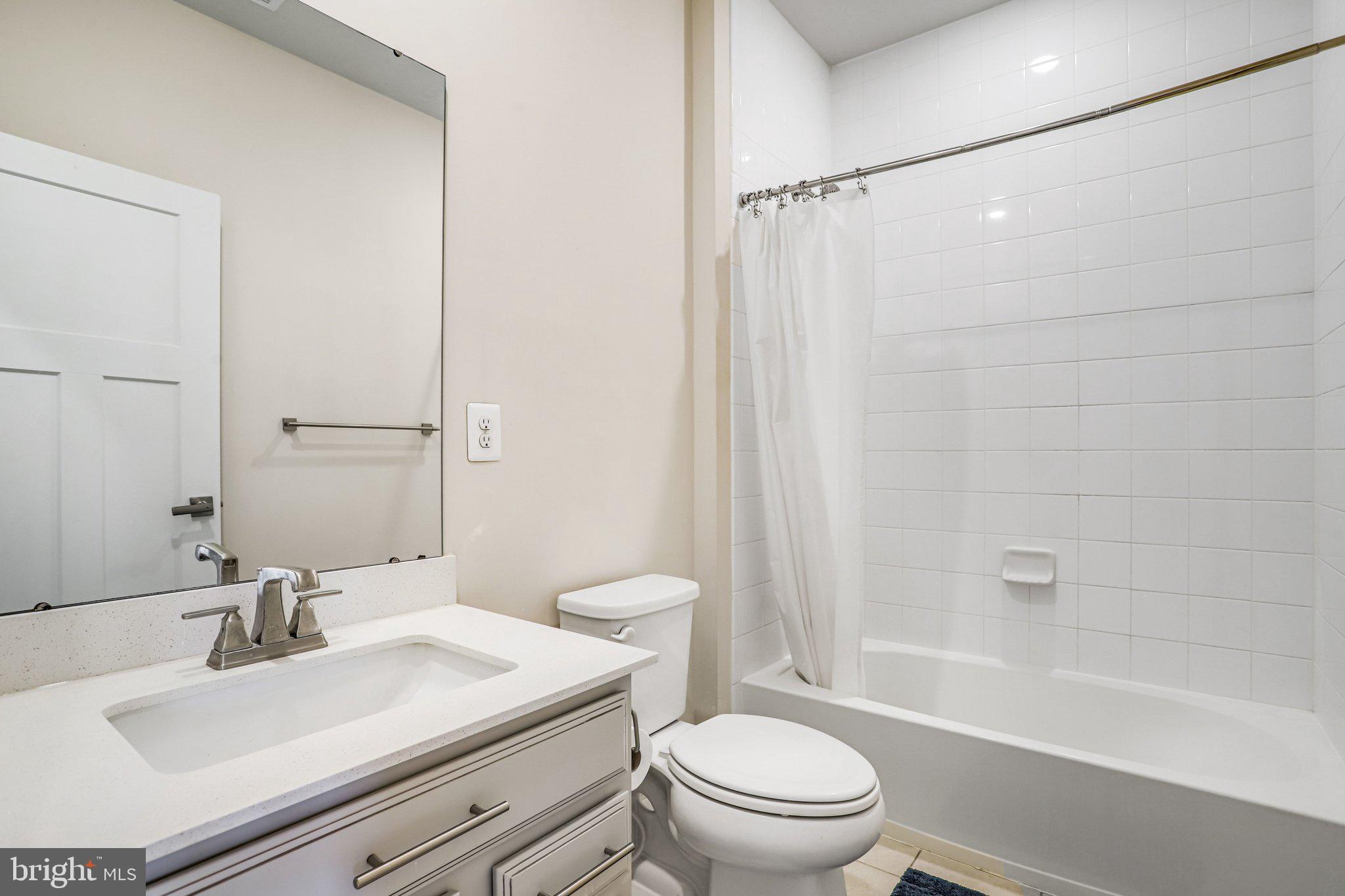 LAKE LINGANORE OAKDALE - Residential