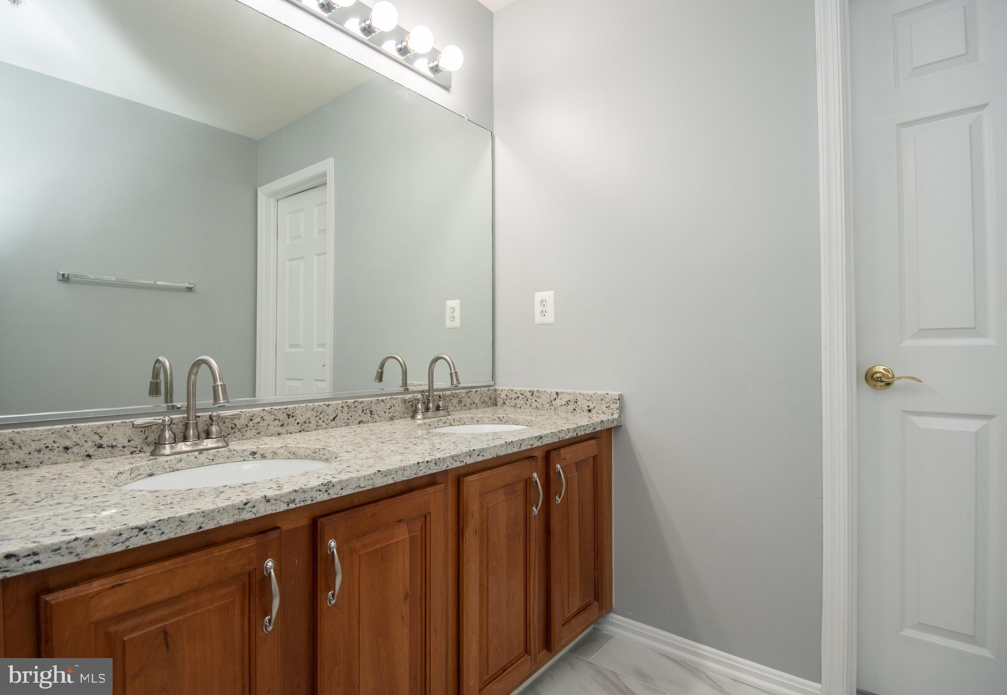 CROOM STATION - Residential