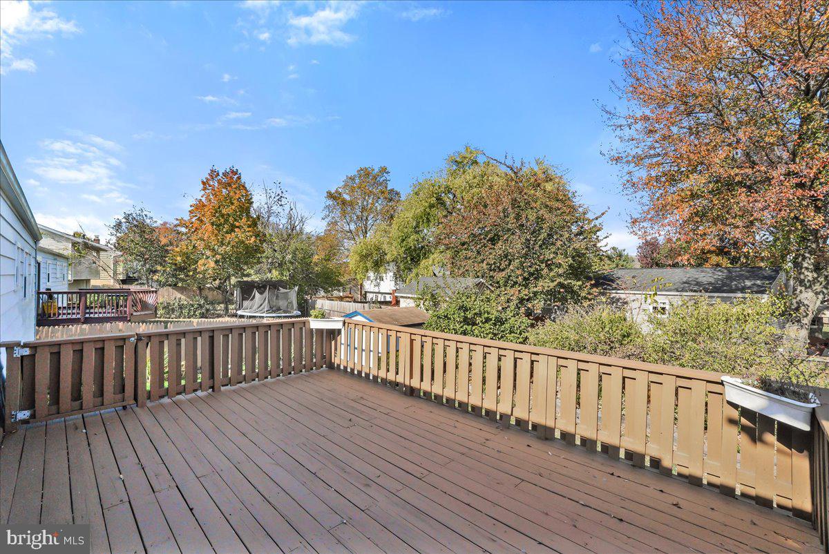 HILLCREST ORCHARDS - Residential