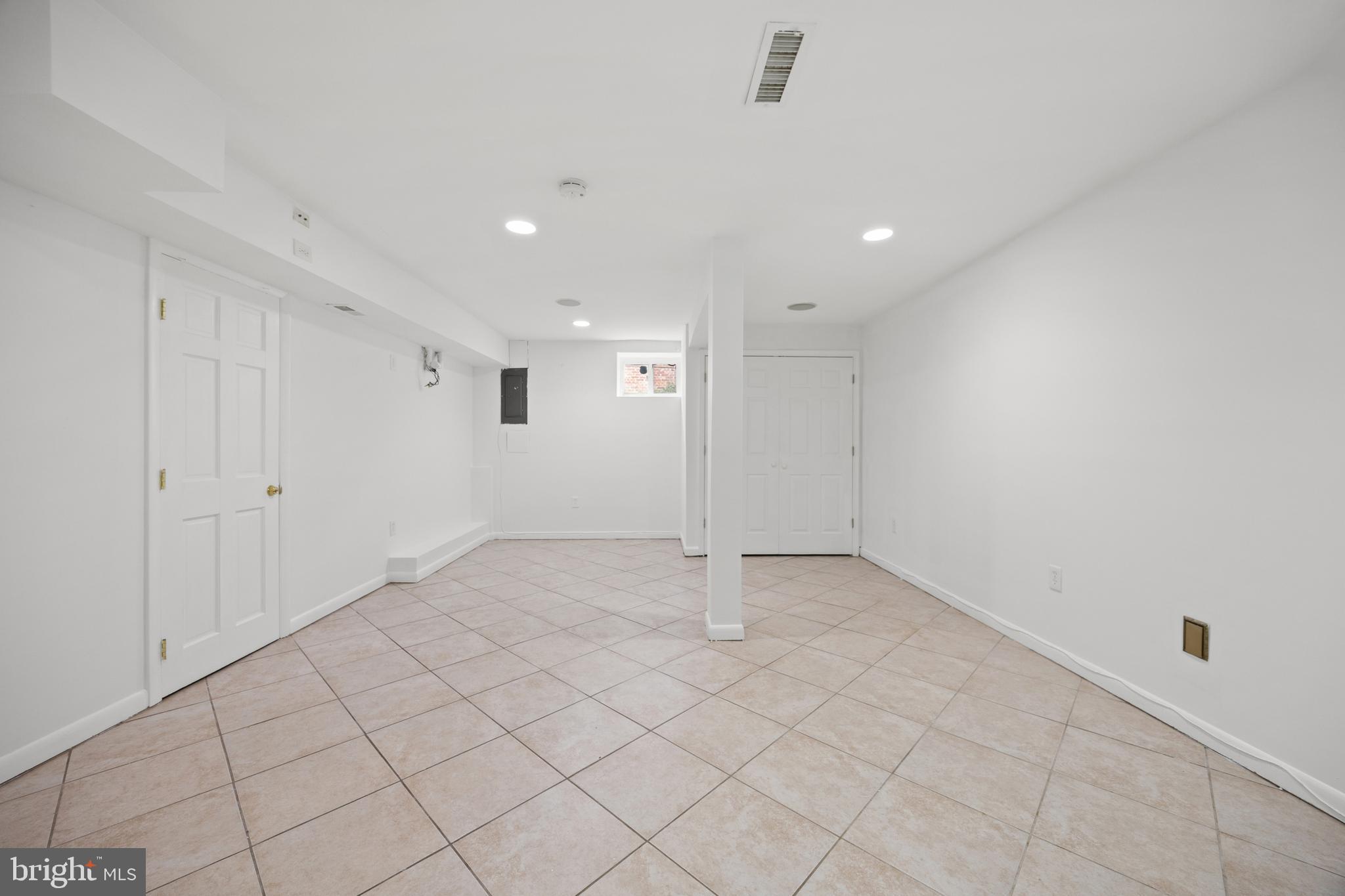 NORTHWEST BRANCH ESTATES - Residential