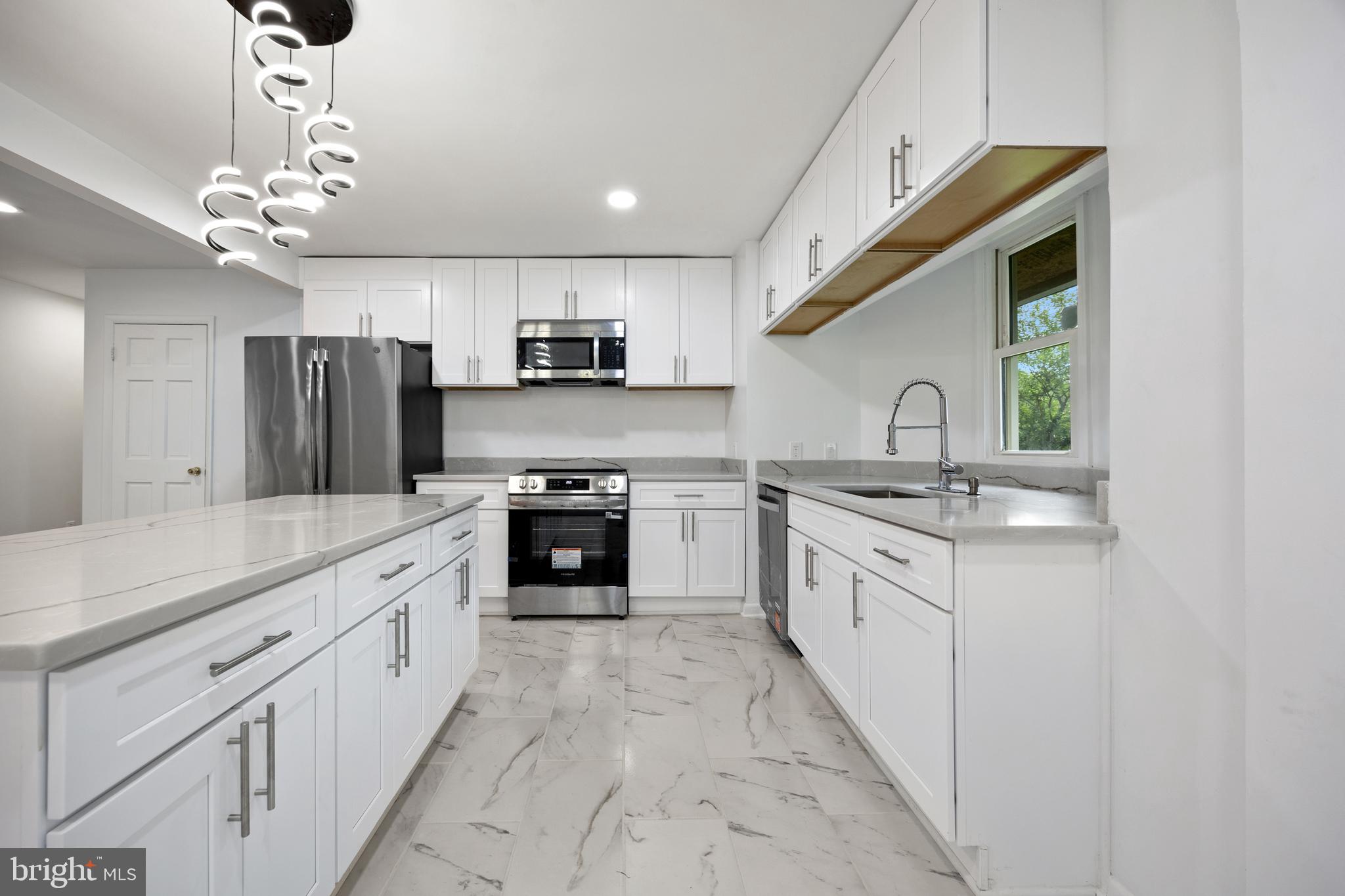 NORTHWEST BRANCH ESTATES - Residential