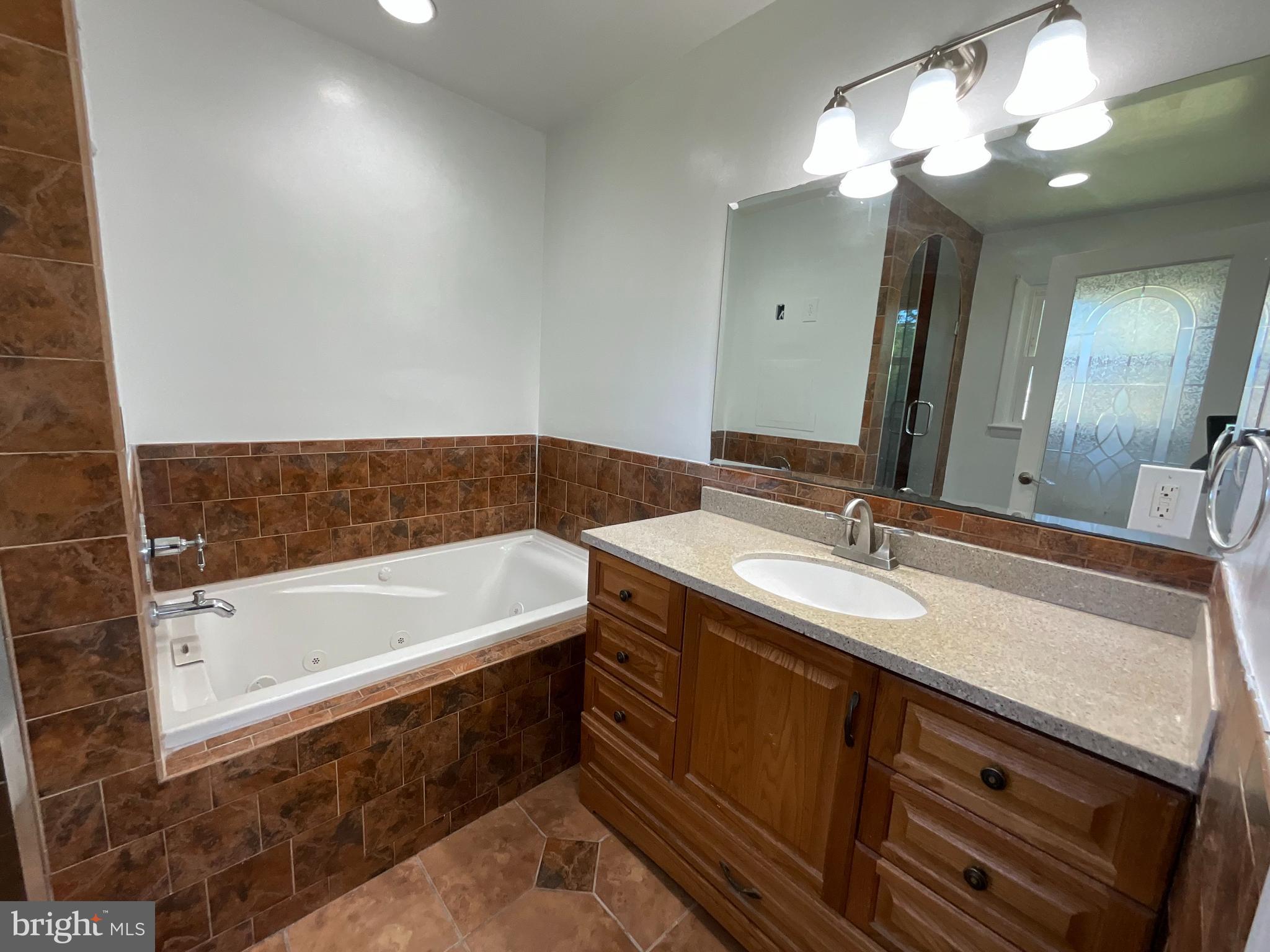 NORTHWEST BRANCH ESTATES - Residential