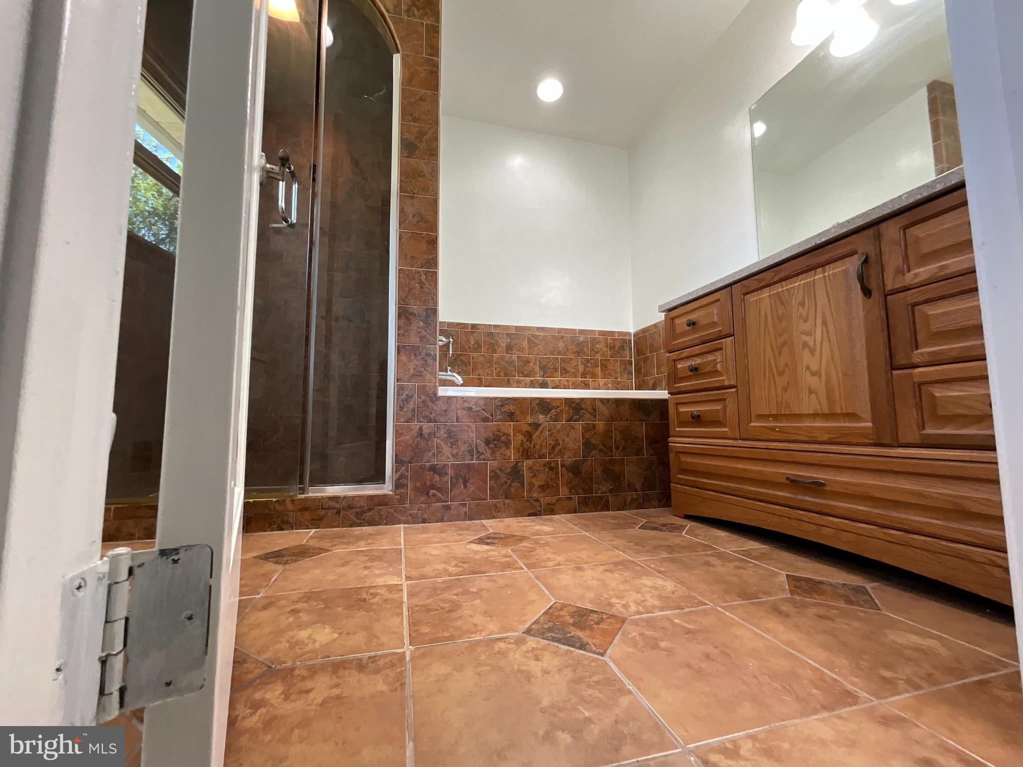 NORTHWEST BRANCH ESTATES - Residential