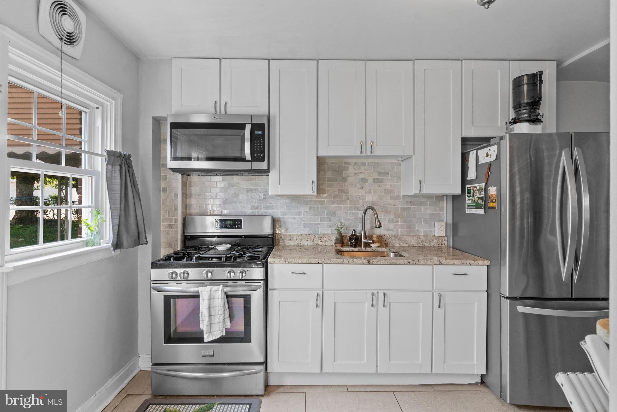 EDNOR GARDENS - LAKESIDE - Residential