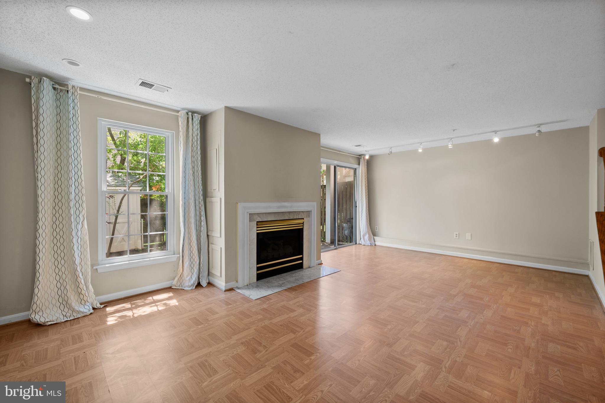 LONGMEAD CROSSING - Residential