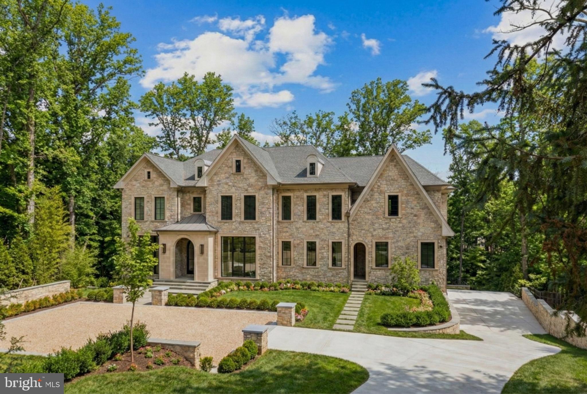 WOODSIDE ESTATES - Residential