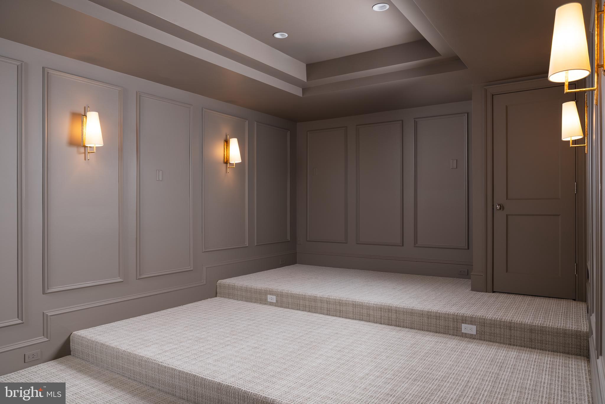 WOODSIDE ESTATES - Residential