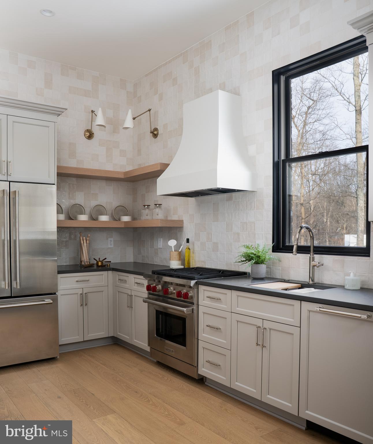 WOODSIDE ESTATES - Residential