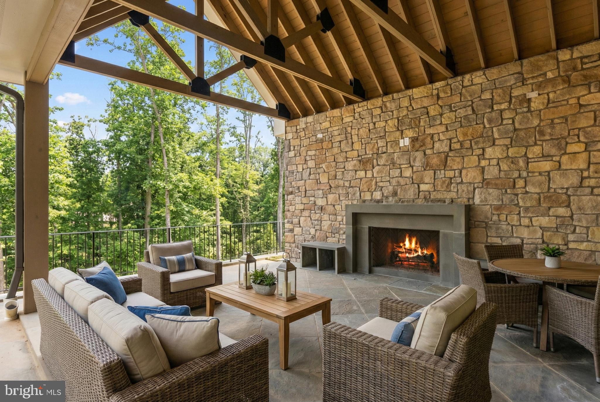 WOODSIDE ESTATES - Residential