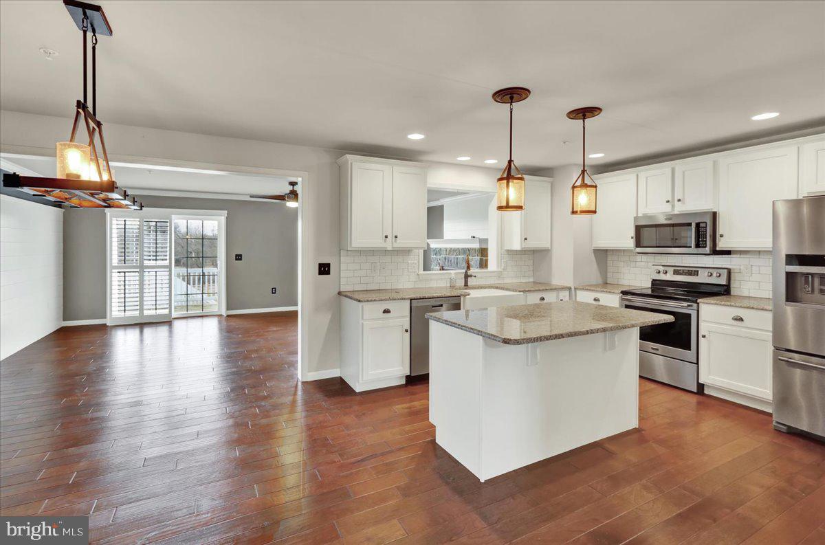 MAYAPPLE WOODS - Residential