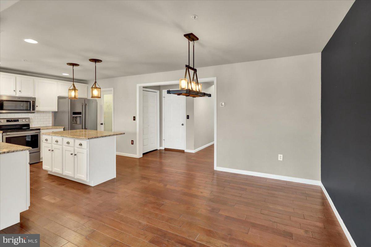 MAYAPPLE WOODS - Residential
