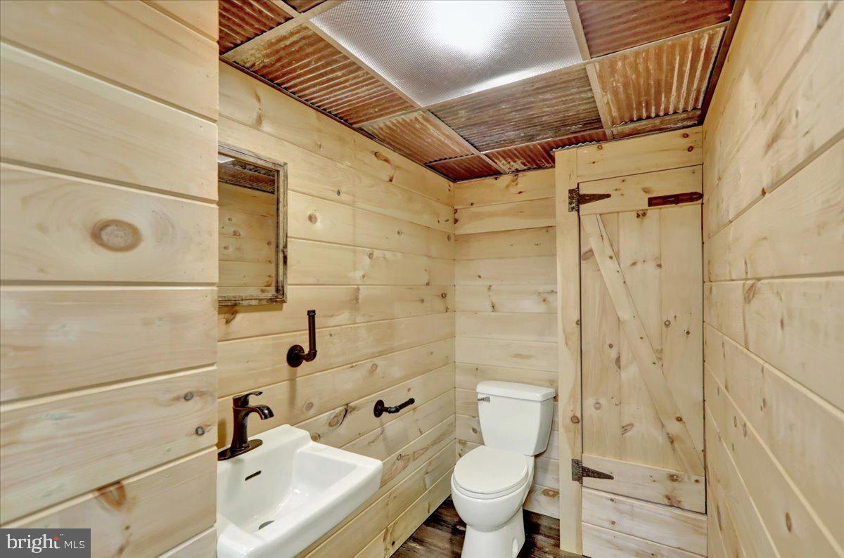 MAYAPPLE WOODS - Residential