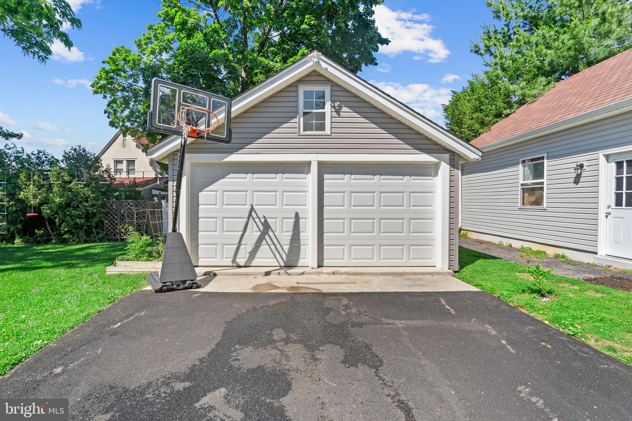 BROOKLINE - Residential