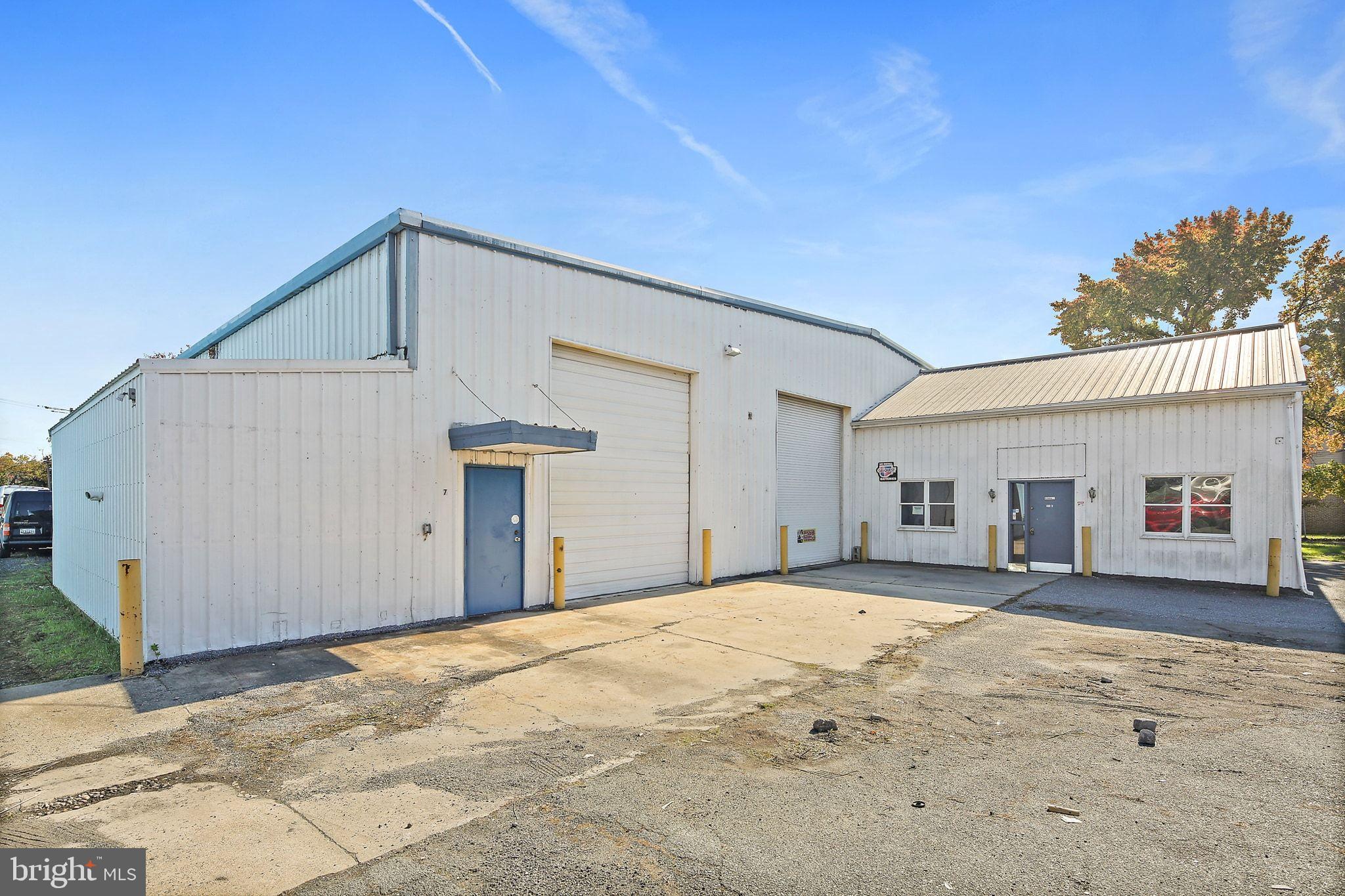 Fantastic Commercial lease opportunity on Pulaski Highway in Havre De Grace, Maryland!

 Zoning is very flexible and allows many uses.   Equipment viewed in the photos, can convey with lease.  Property is perfect for an auto body shop or auto related businesses. Approximately 4500 ft.² Includes 3 offices plus a public restroom.  Plenty of on-site parking.  Move your new and or expanding business into this excellent location and space. Hurry, this opportunity will not last.

Note: Base Rent plus Triple Net Fees