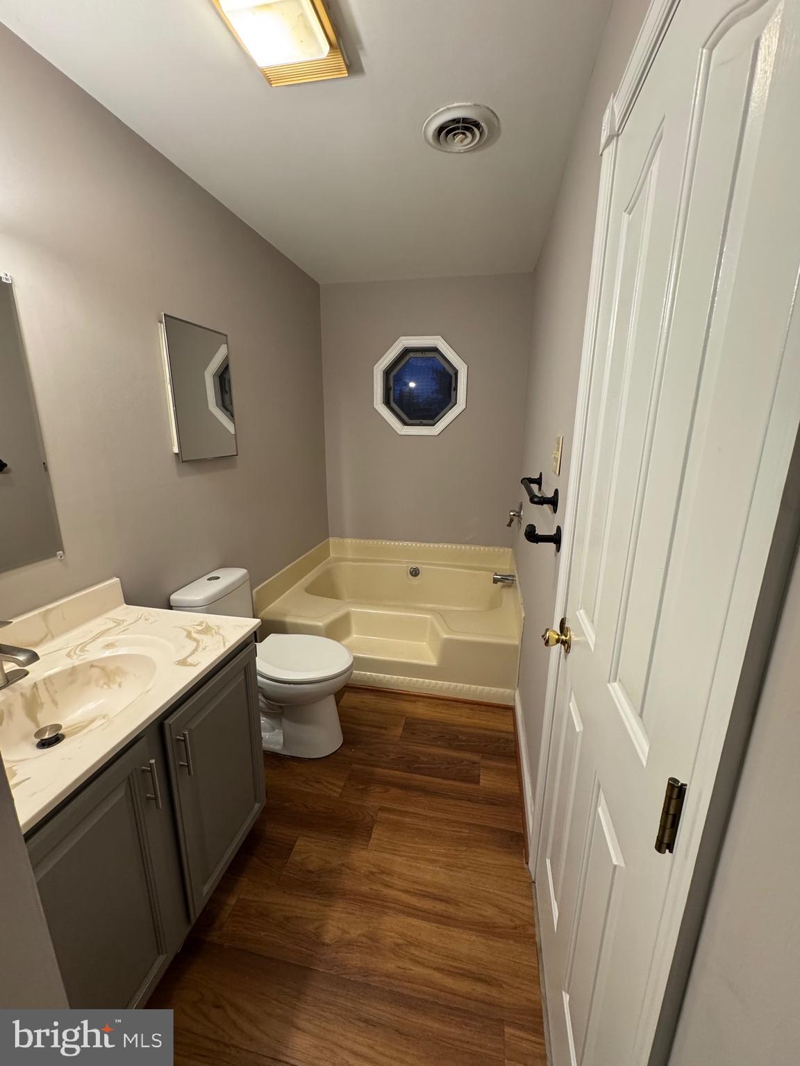 LAKEWOOD ESTATES - Residential