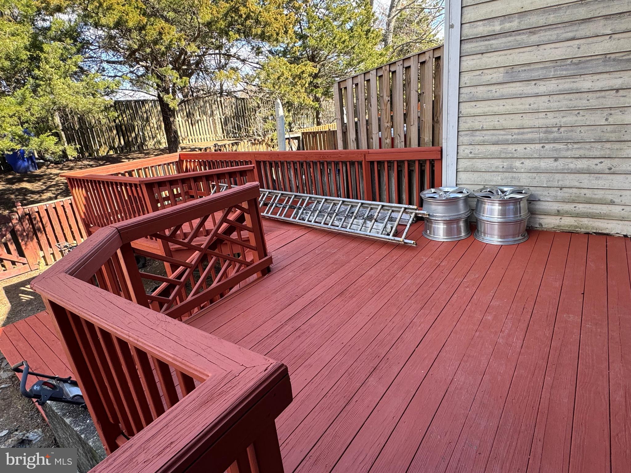LAKEWOOD ESTATES - Residential