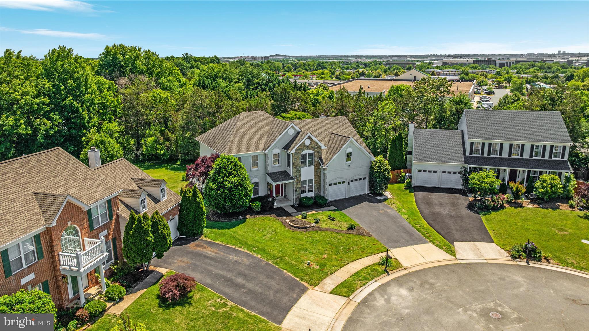 FARMWELL HUNT - Residential