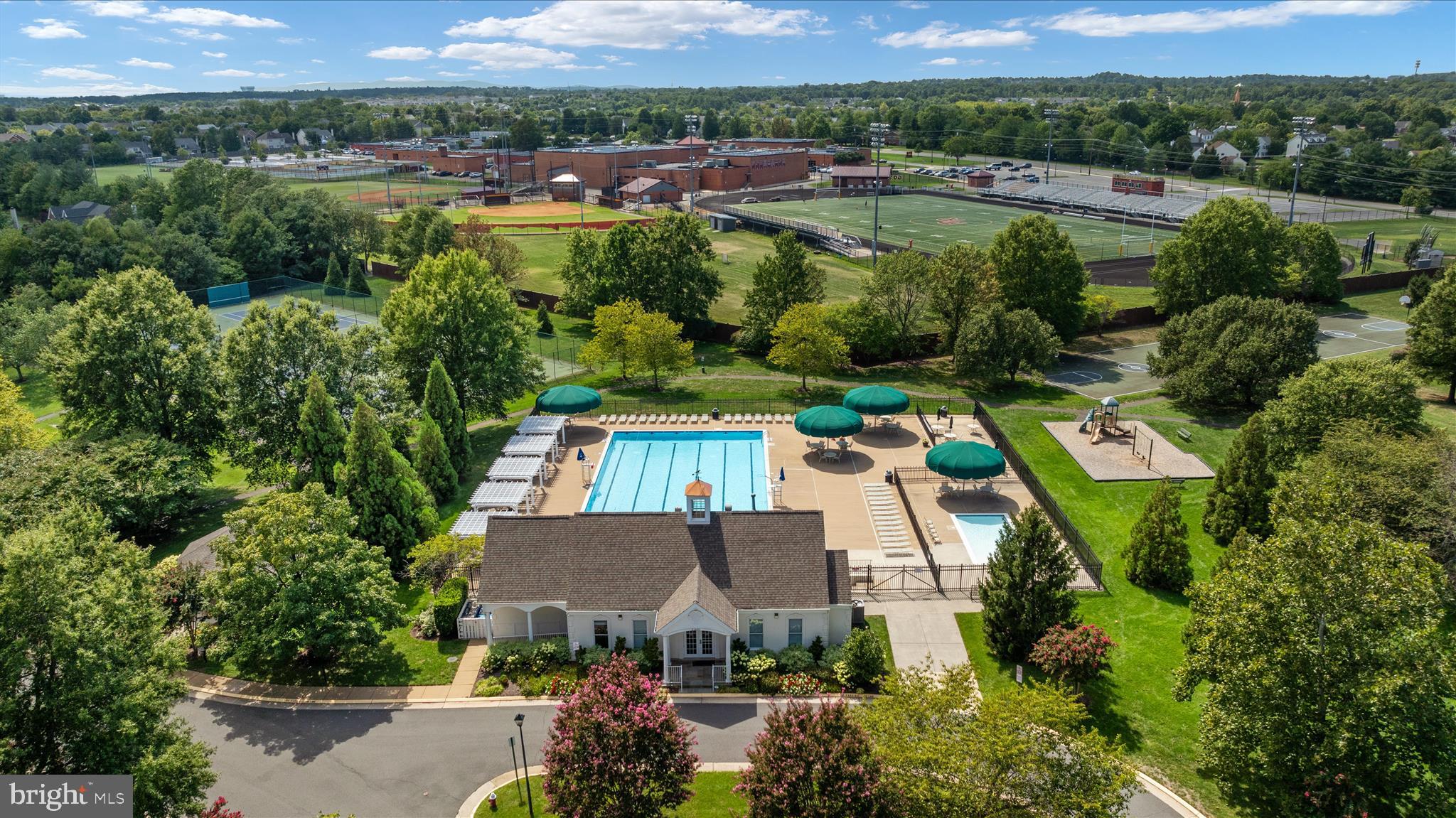 FARMWELL HUNT - Residential