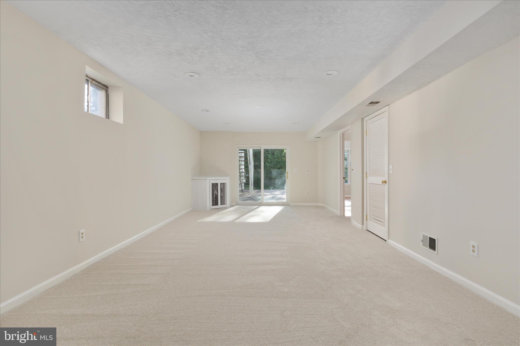 FARMWELL HUNT - Residential