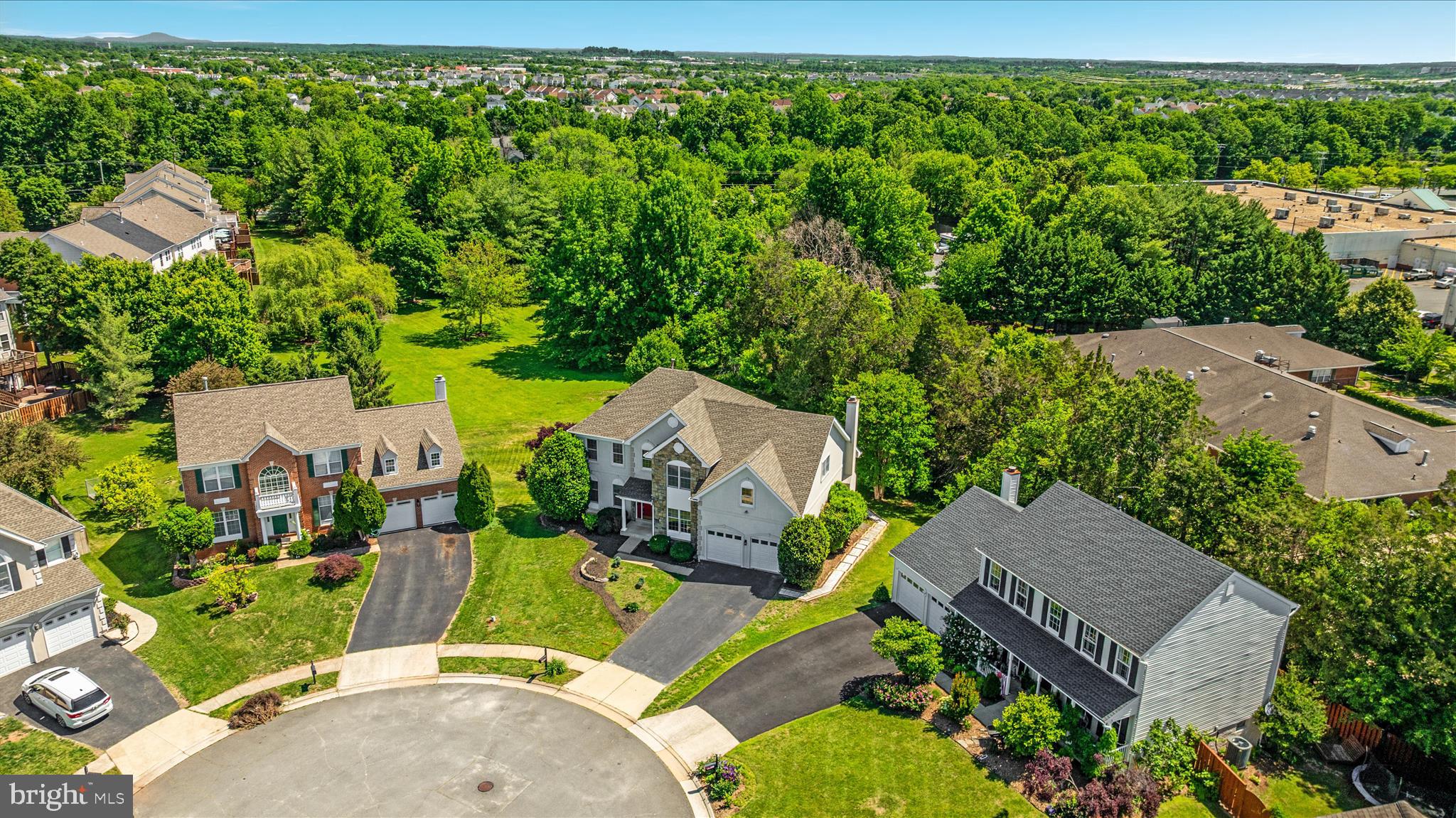 FARMWELL HUNT - Residential
