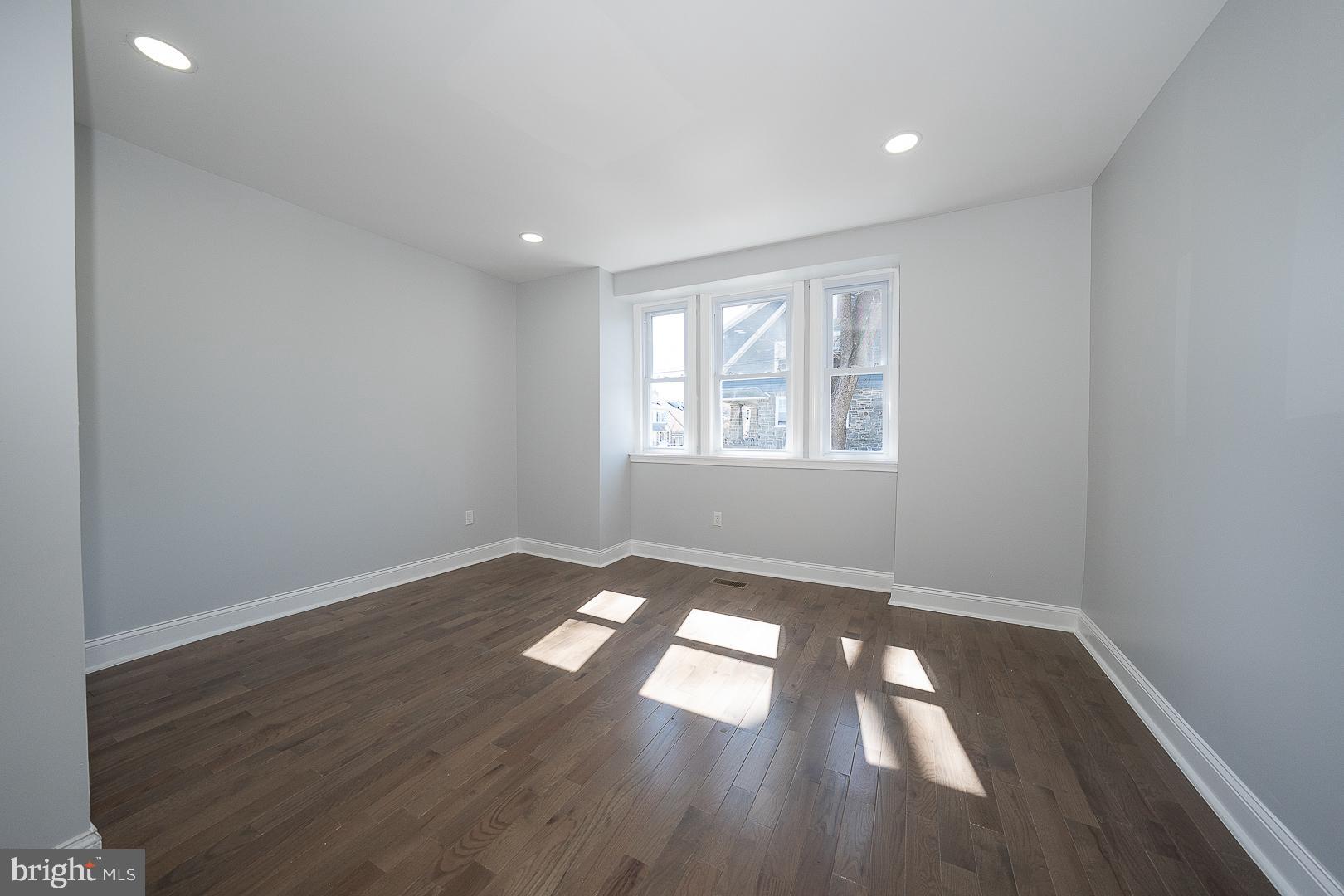 KIRKLAND - Residential