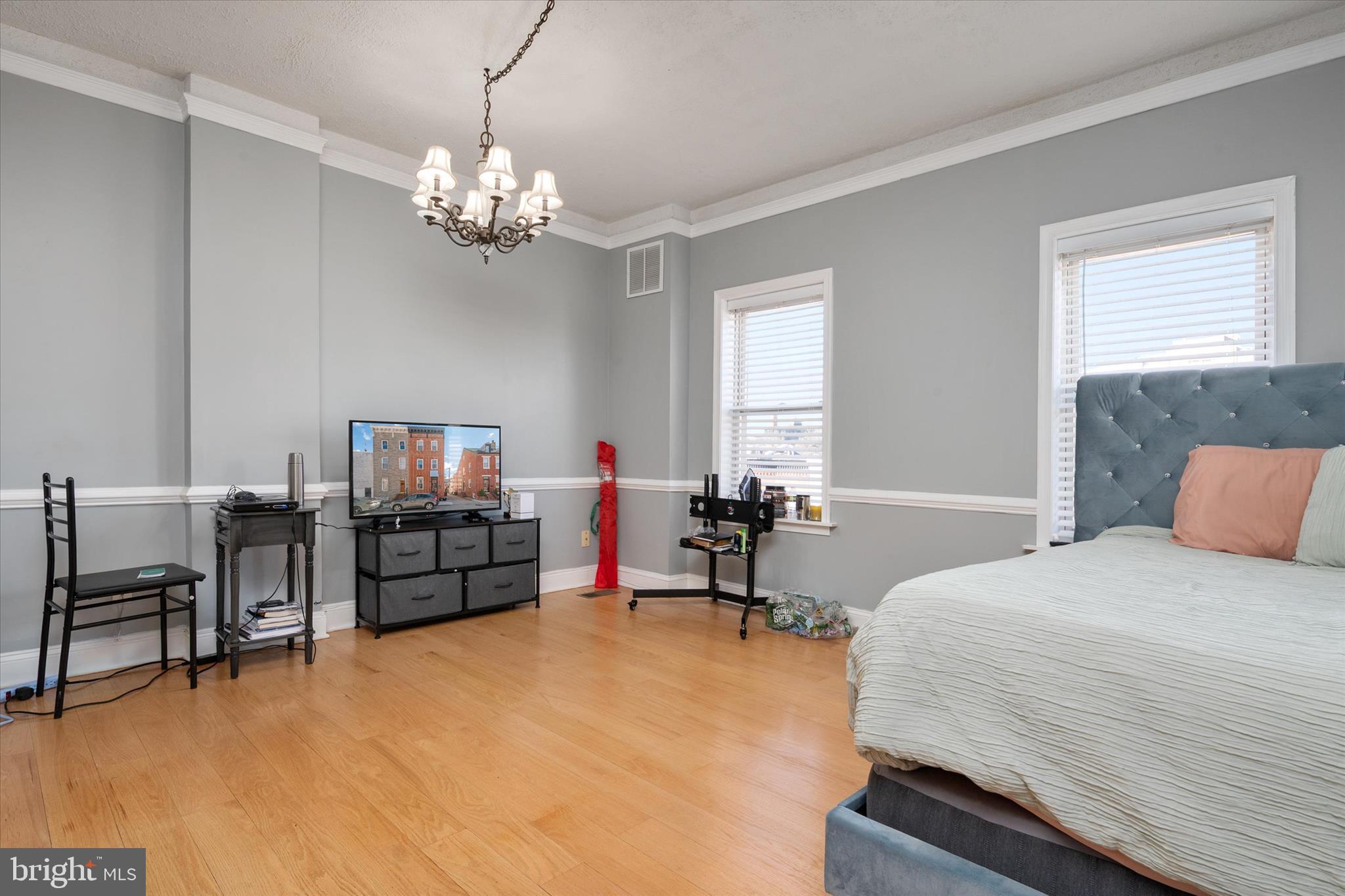 LITTLE ITALY - Residential Income