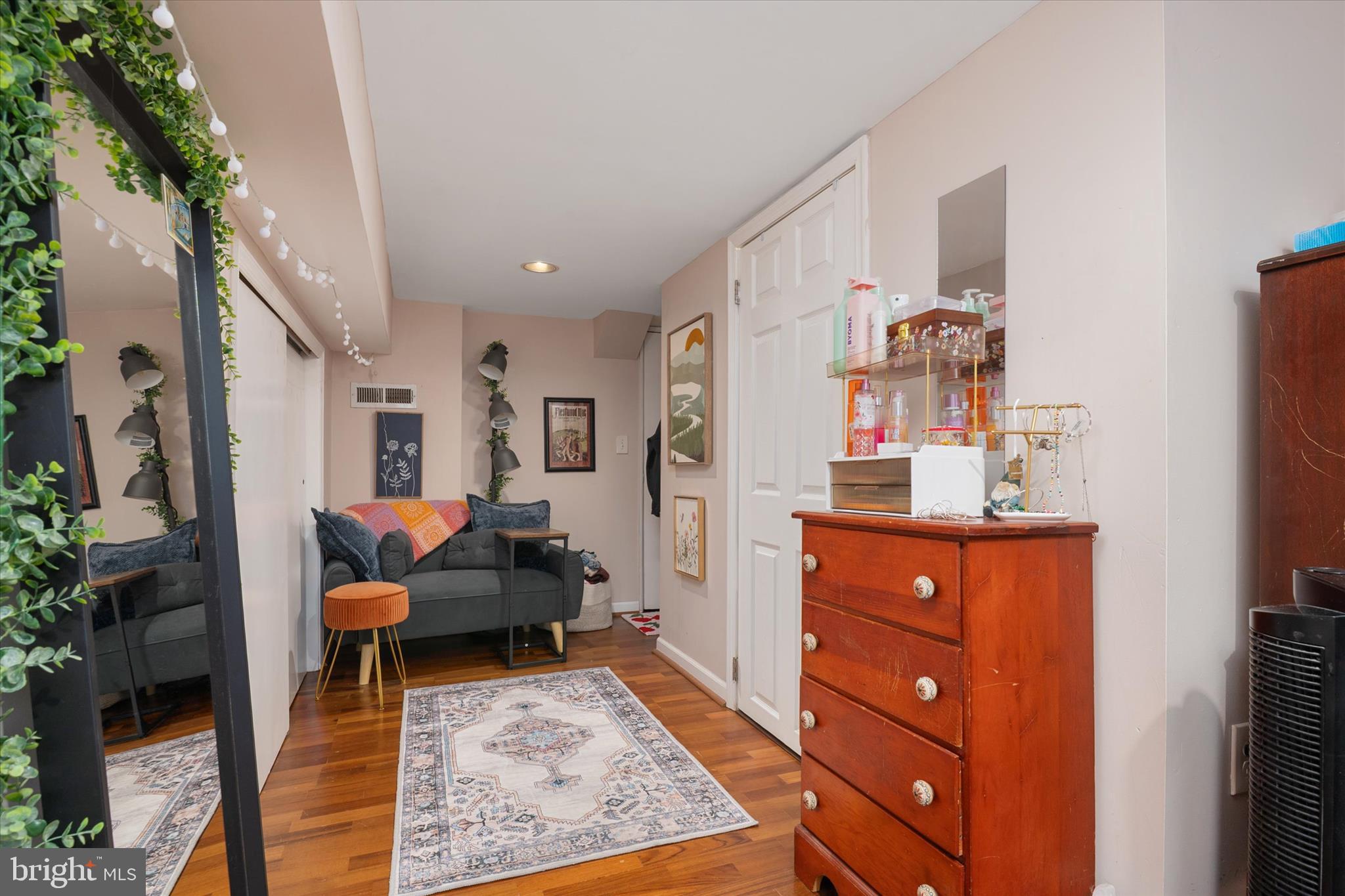 LITTLE ITALY - Residential Income