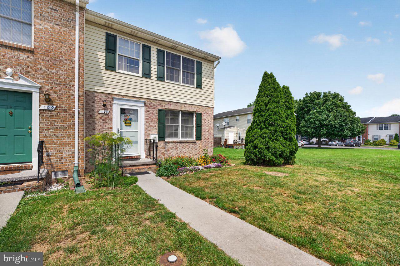 APPLETON DOWNS - Residential
