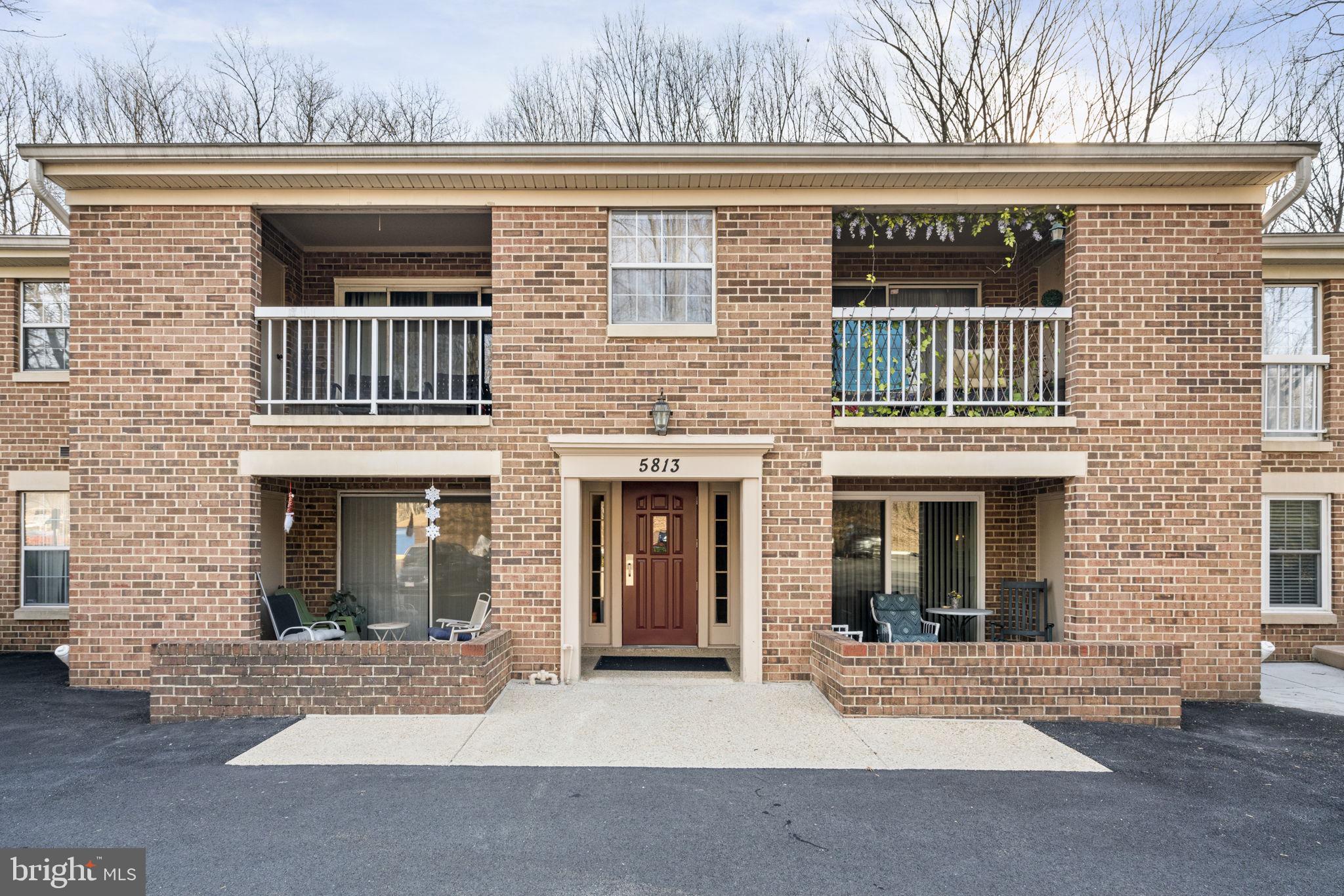 Beautifully fully  renovated 2 Bedrooms and one Bathroom condo in sought after Burke Cove. The large living area features sliding glass door to open to a private balcony . The fully remodeled open kitchen includes granite countertops , stainless steel appliances , new white cabinetry , modern backsplash and modern light fixtures . Living room with recent upgrades Harwood floors , recess lighting ,  bedroom with brand new carpeting , ceiling fan , recess lighting and two huge closets , the second bedroom can be used as bedroom or office . The bathroom has been recently fully updated , fresh paint throughout entire condo.   HVAC and Water heater has been replaced in 2020 , stackable washer/dryer has been replaced in 2024 . Quiet and private unit with spacious balcony backing to woods. This condo offers a large 5x12 feet storage unit C3 in the basement and a wood burning fireplace in the living room.
Also there is  one assigned parking space Nr. 1308