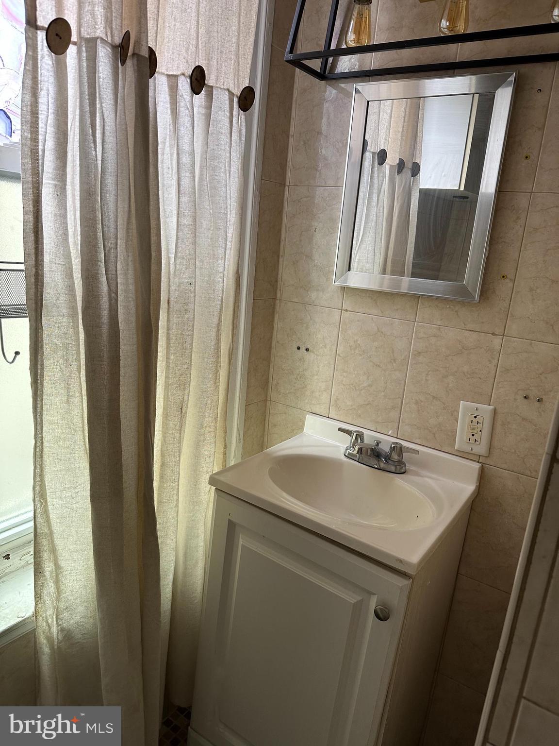 KENSINGTON - Residential