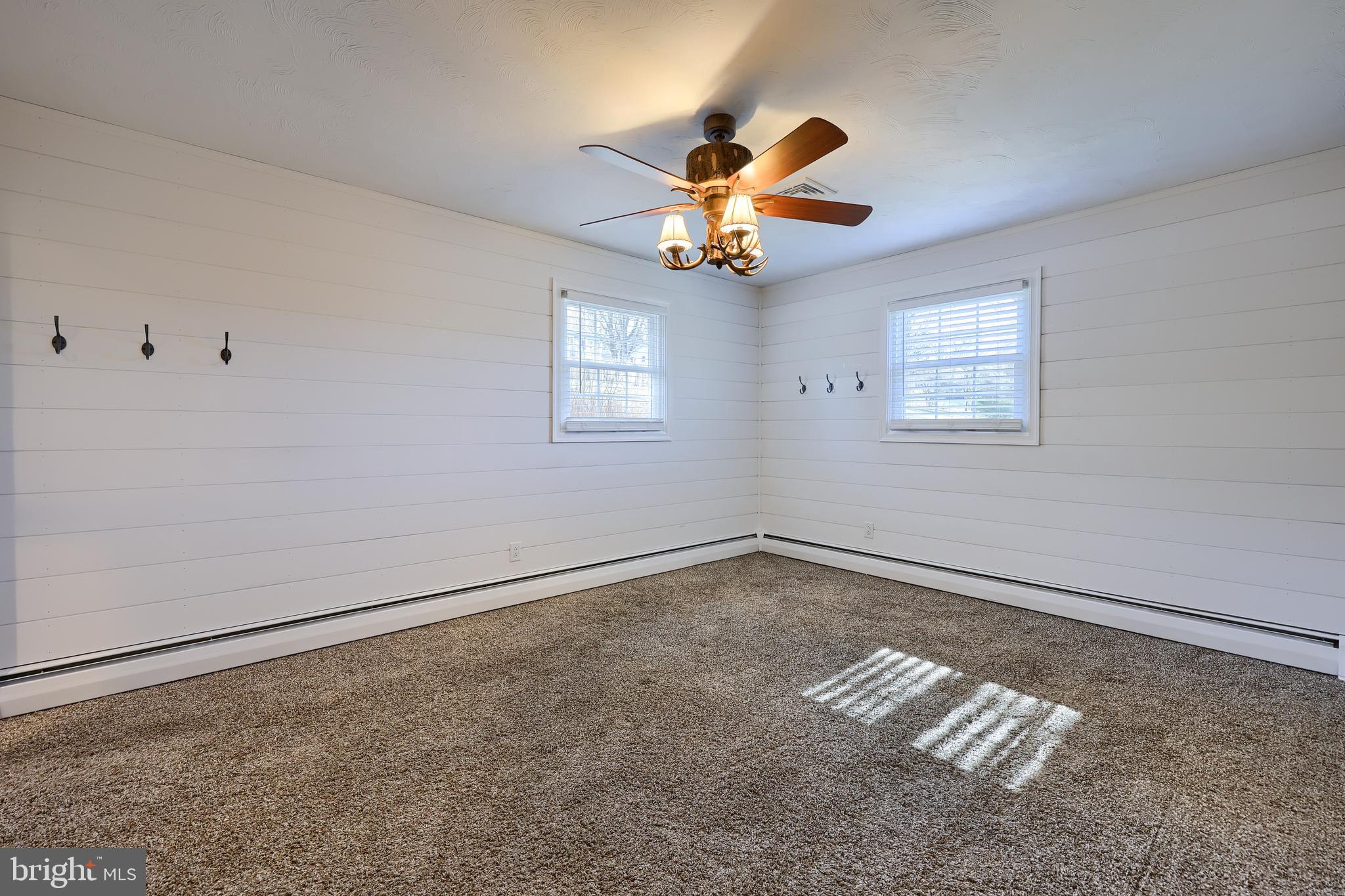 ARLINGTON PARK - Residential
