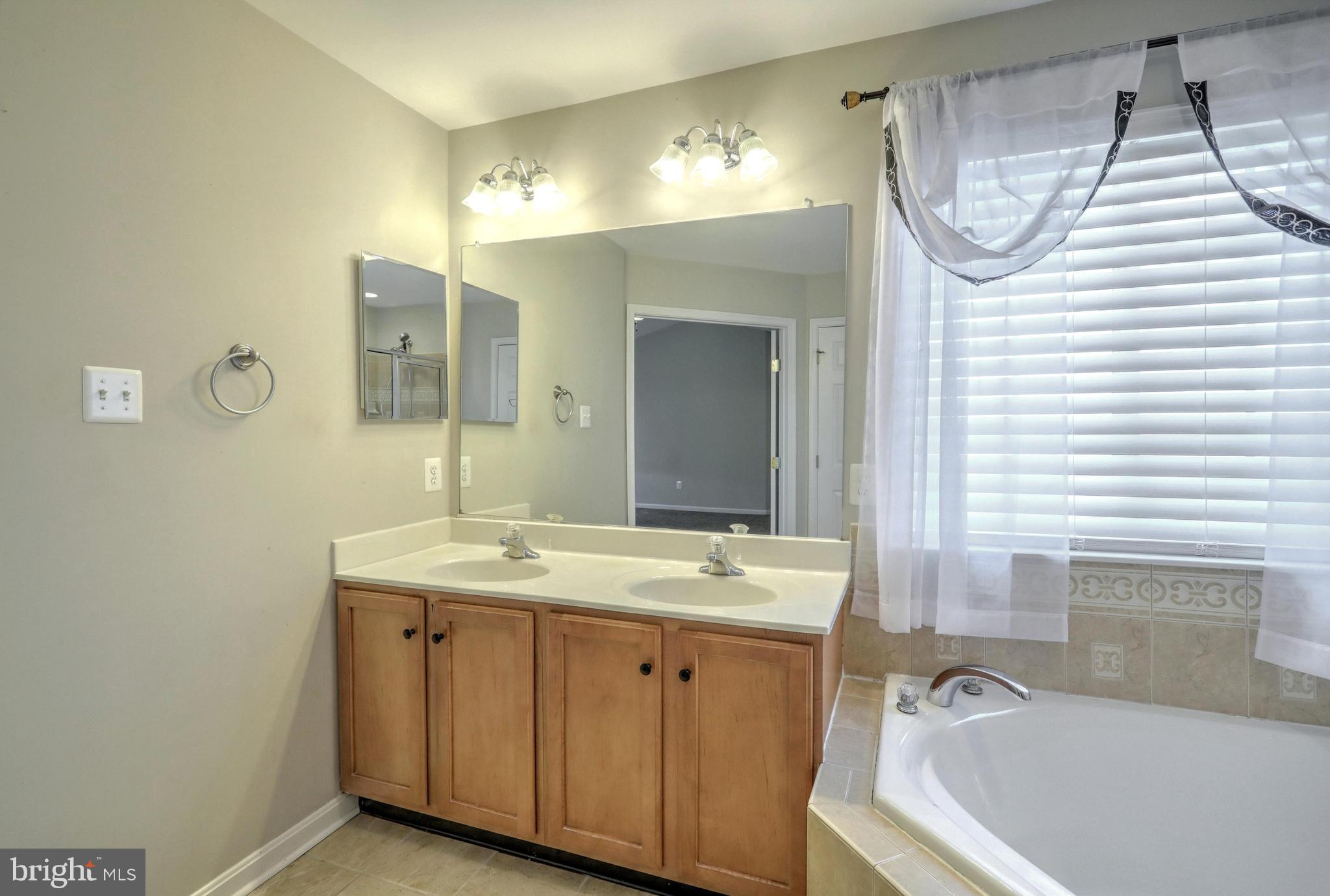 HUNTER CREEK - Residential
