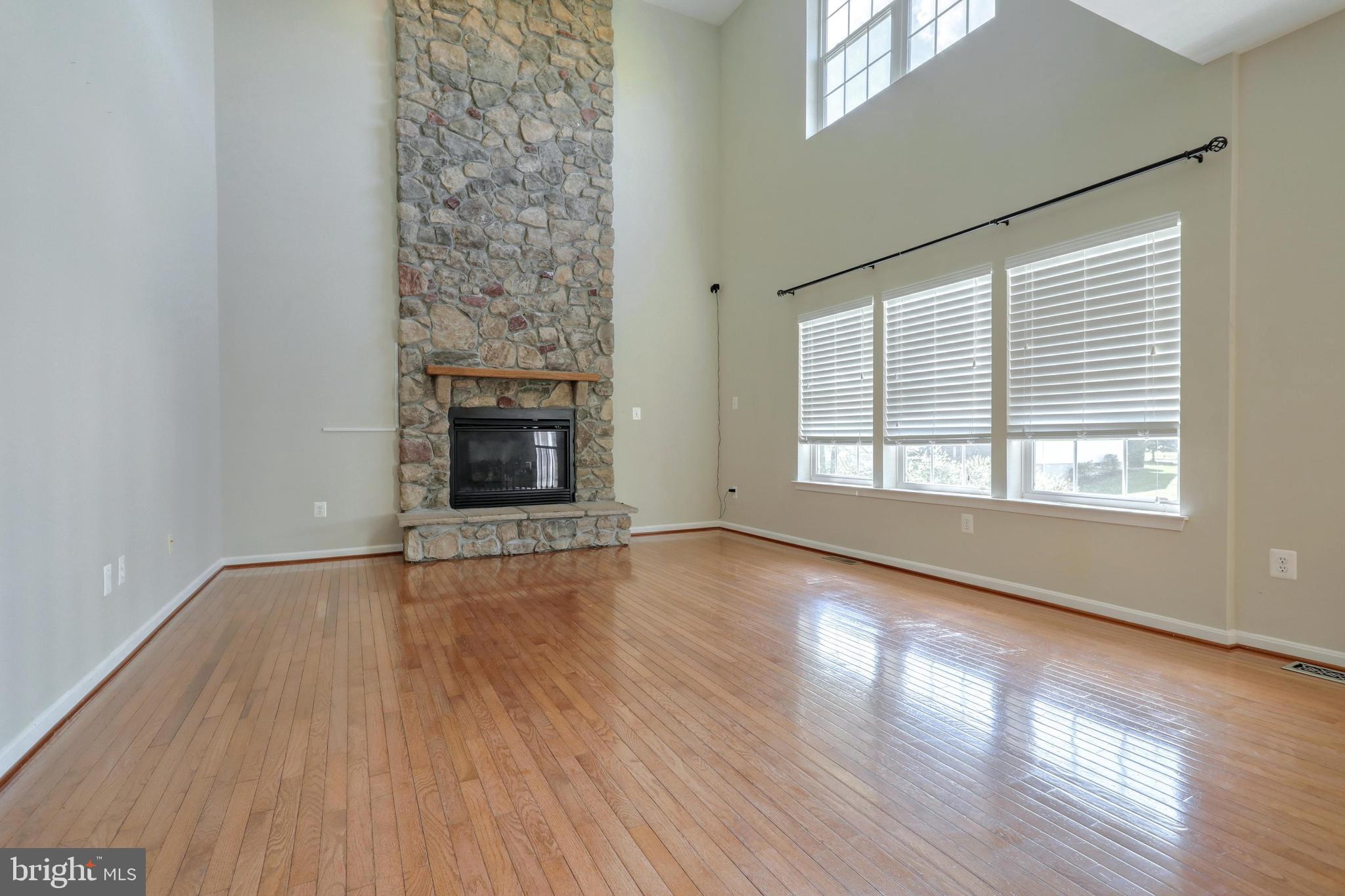 HUNTER CREEK - Residential