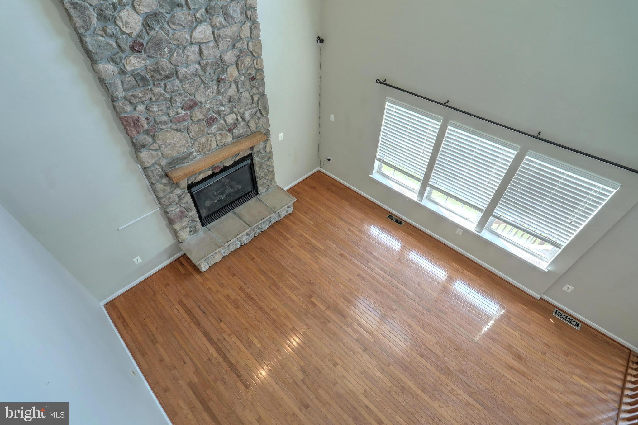 HUNTER CREEK - Residential