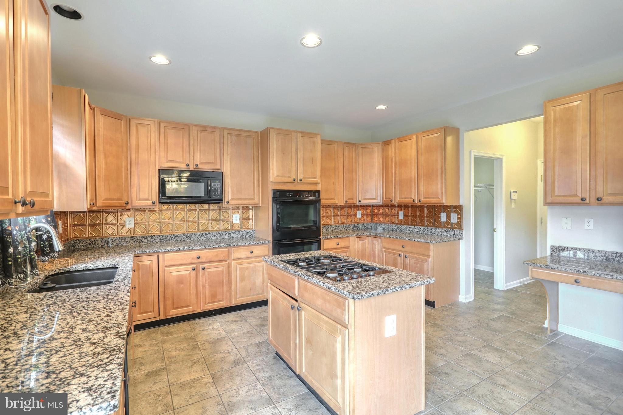 HUNTER CREEK - Residential