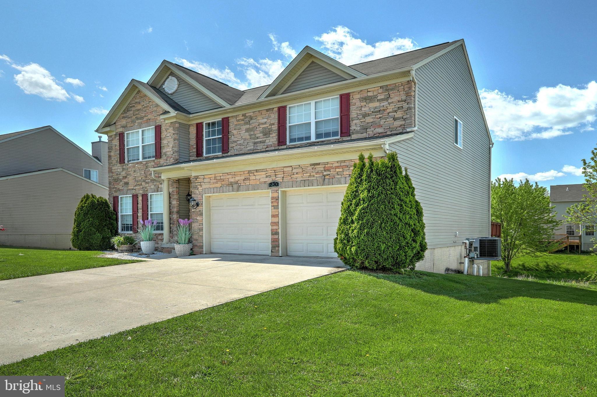 HUNTER CREEK - Residential
