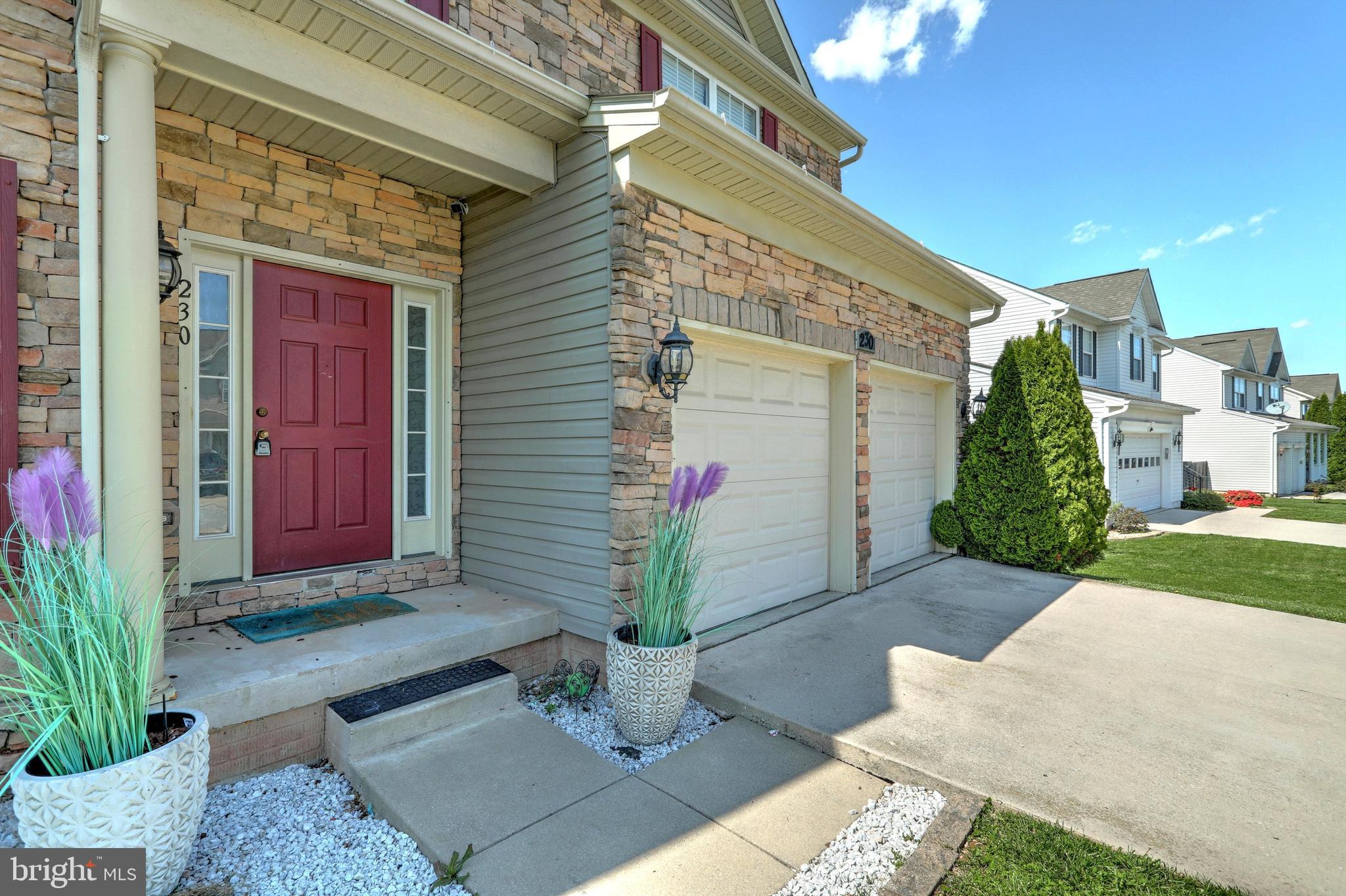 HUNTER CREEK - Residential
