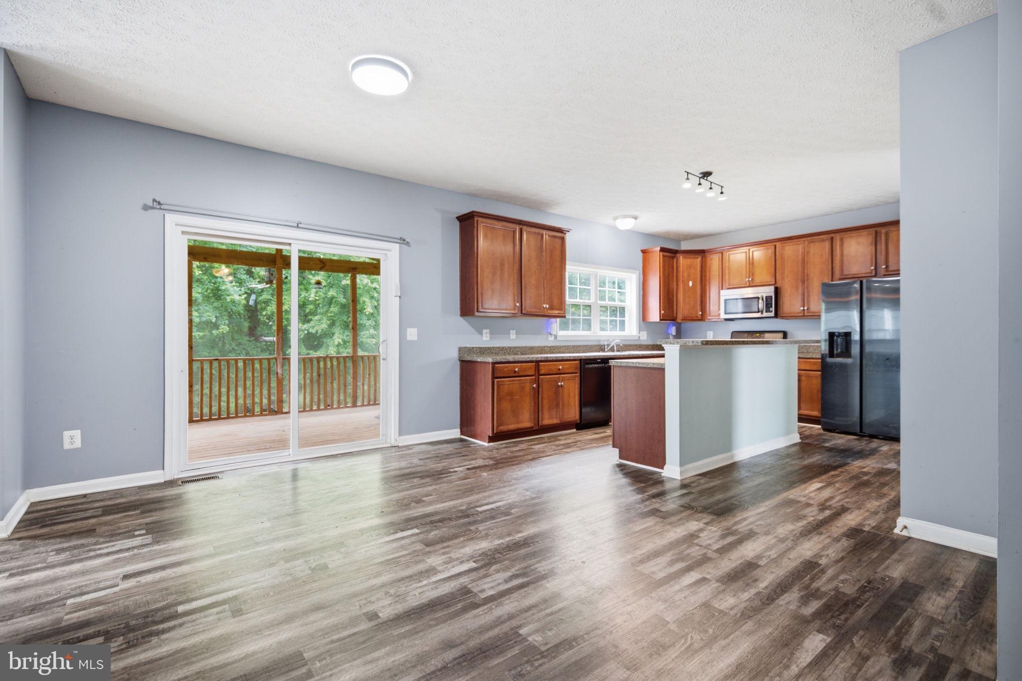 WILDERNESS SHORES - Residential
