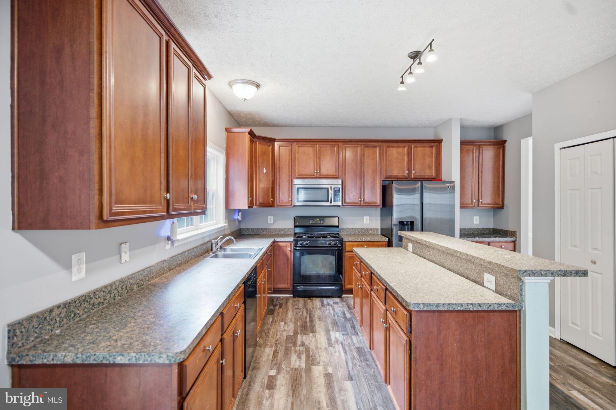 WILDERNESS SHORES - Residential