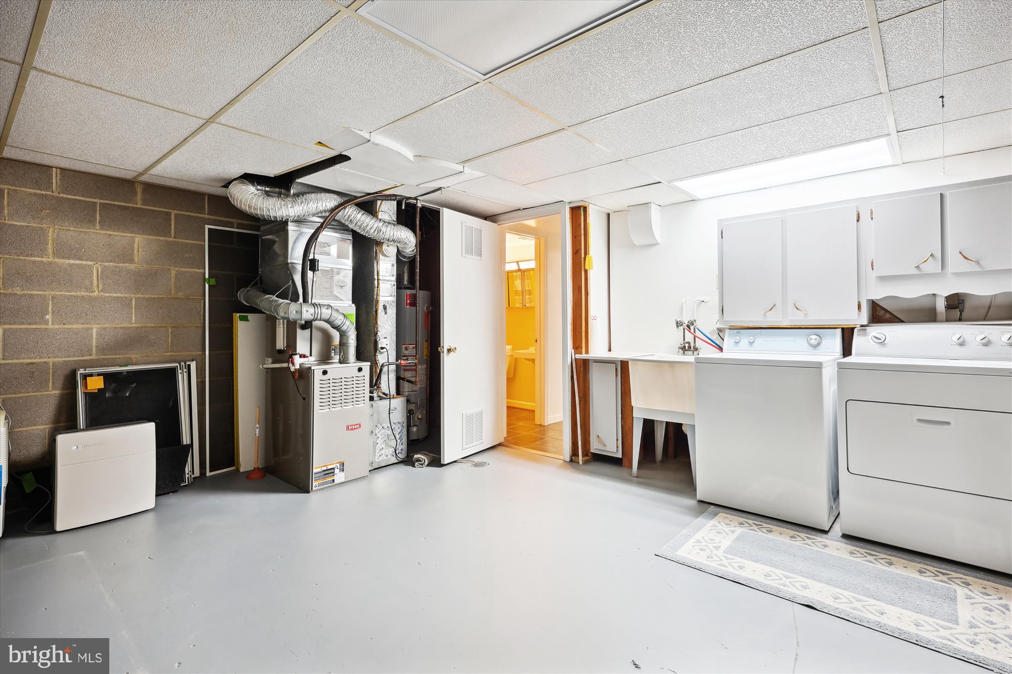 DIAMOND COURTS - Residential