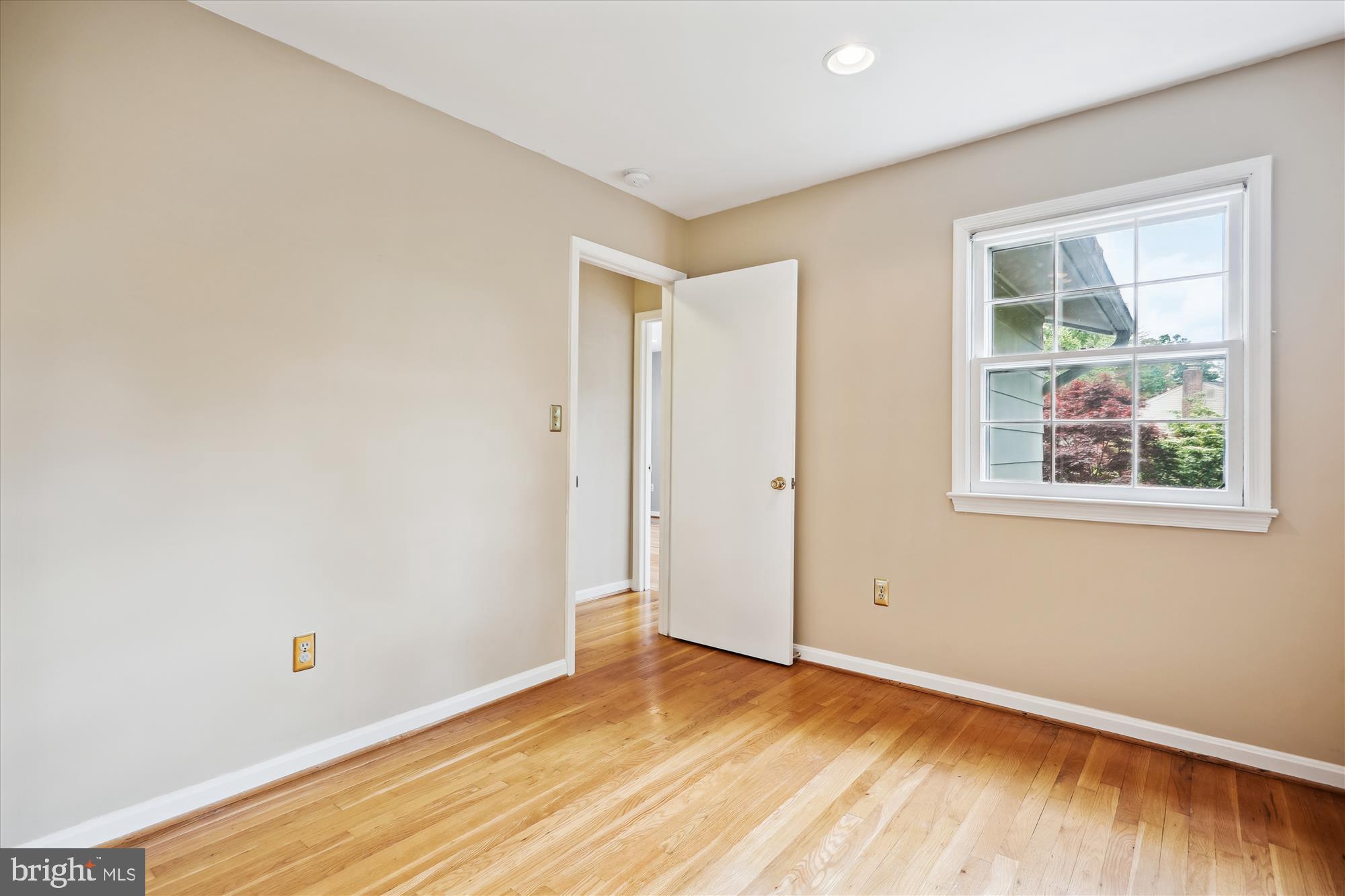 DIAMOND COURTS - Residential