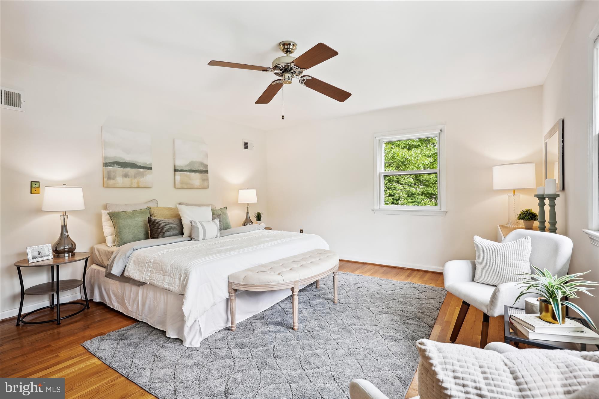 DIAMOND COURTS - Residential