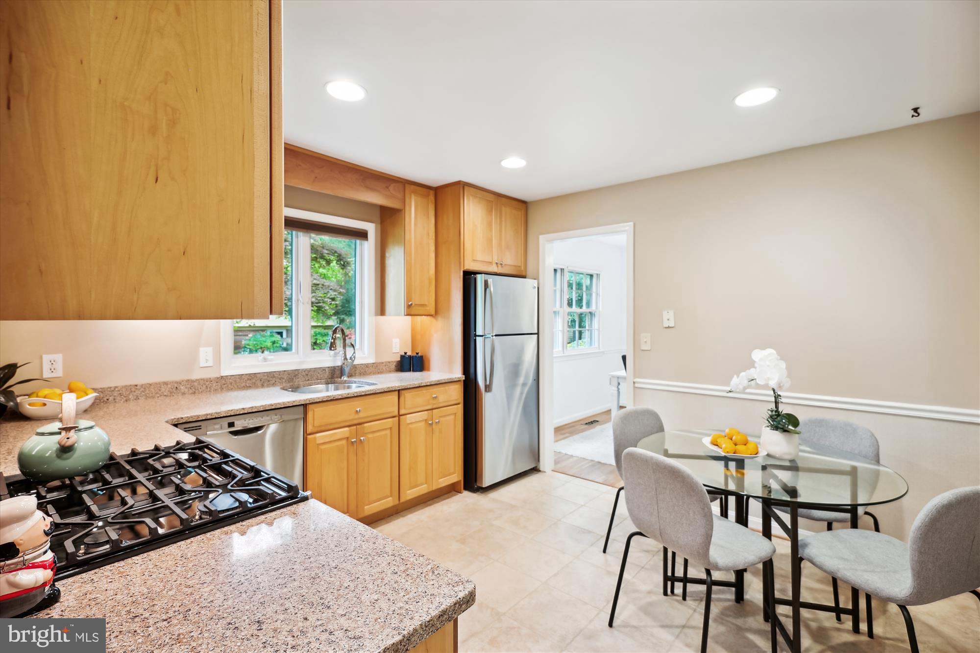 DIAMOND COURTS - Residential