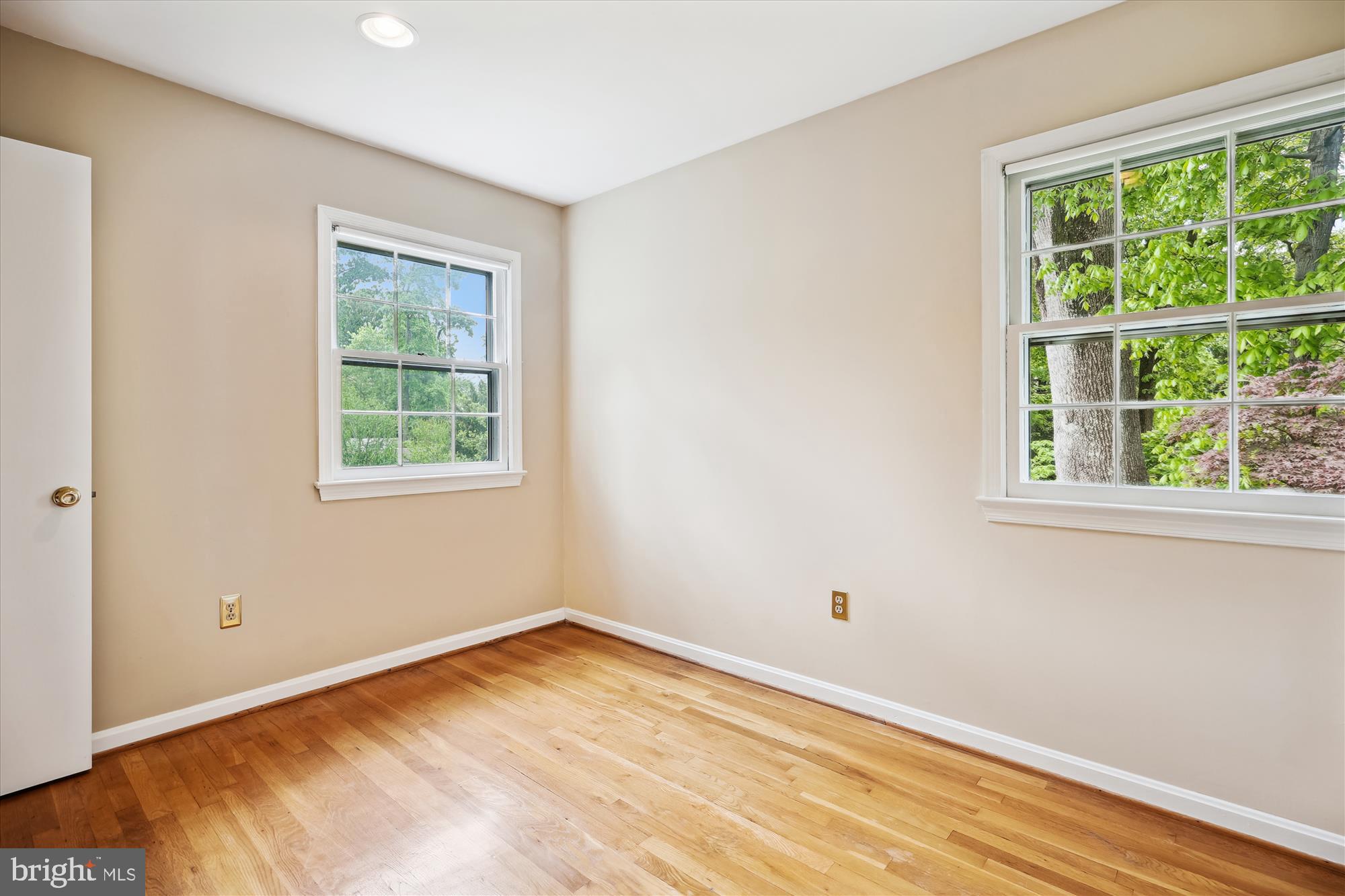 DIAMOND COURTS - Residential