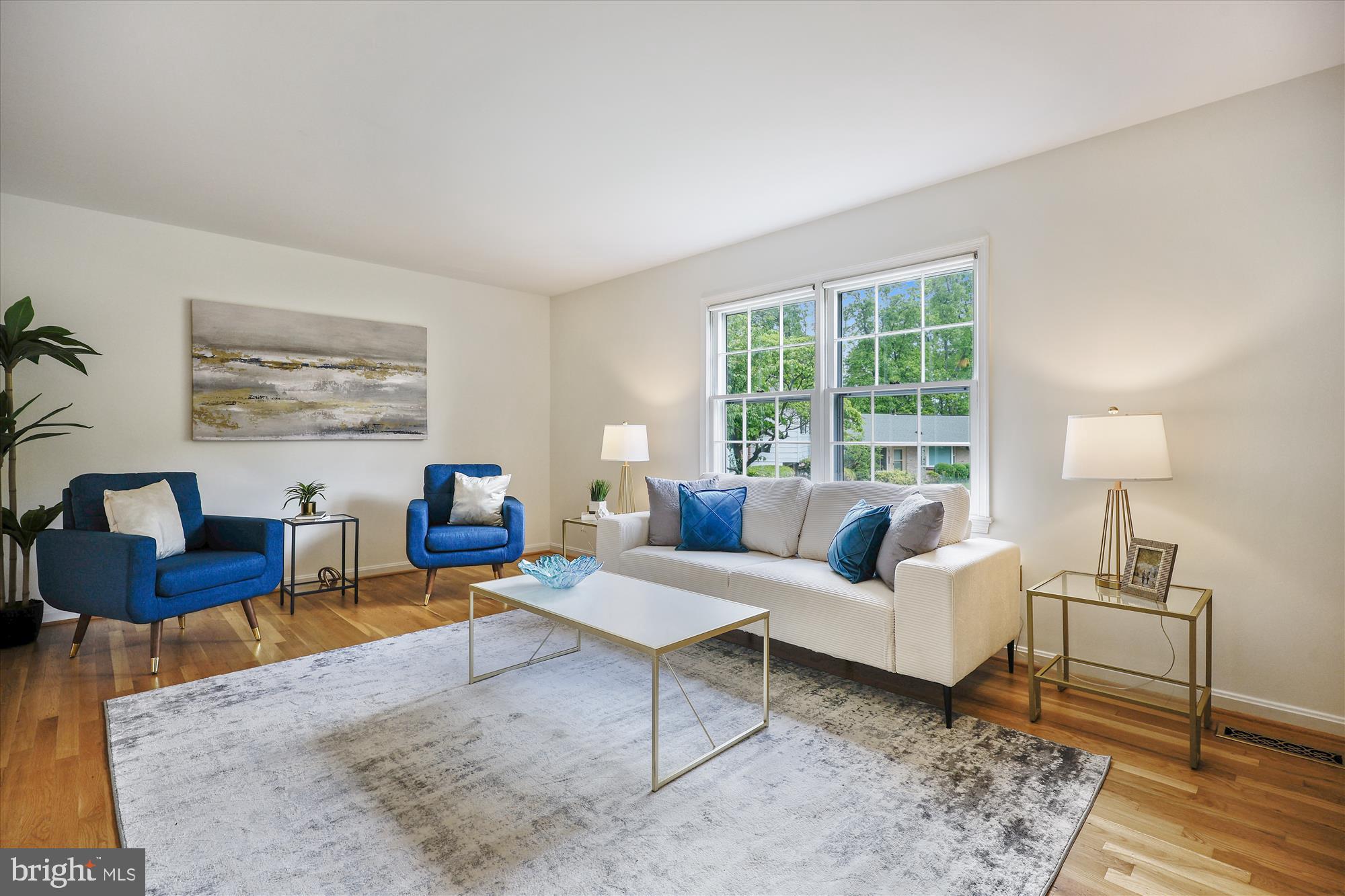 DIAMOND COURTS - Residential