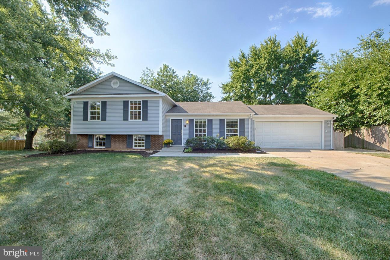 Don't miss out on this fabulous bright and open 2 car Garage Single Family Home in Four Seasons. Over $55,000 in upgrades includes new paint, carpet, doors, and updated Kitchen with granite counters and flooring. Pride of ownership throughout the home and is turn key ready for new buyer. Great storage in pull down attic in garage. Private backyard oasis is perfect for entertaining.