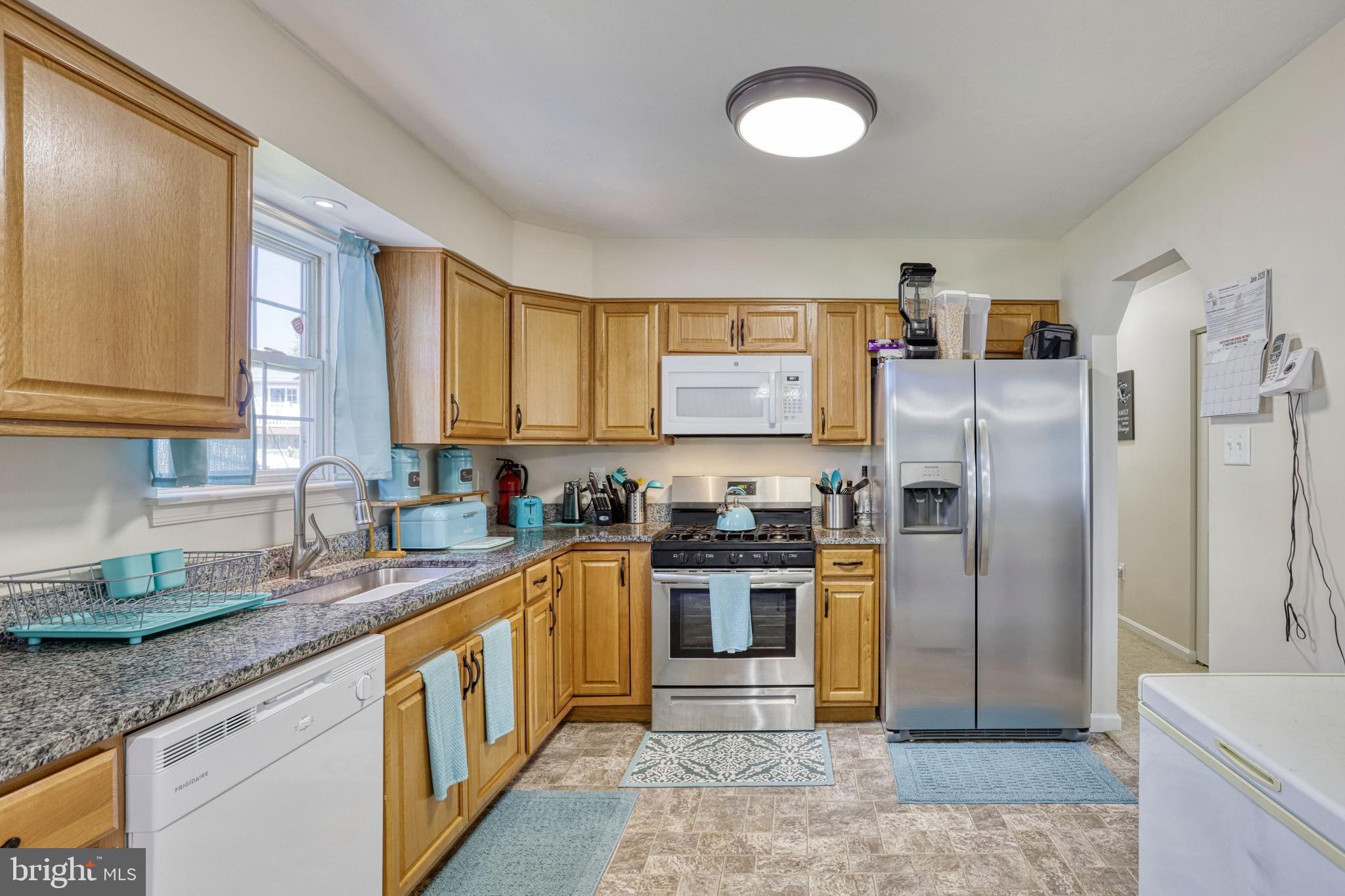 COLONIAL ACRES - Residential